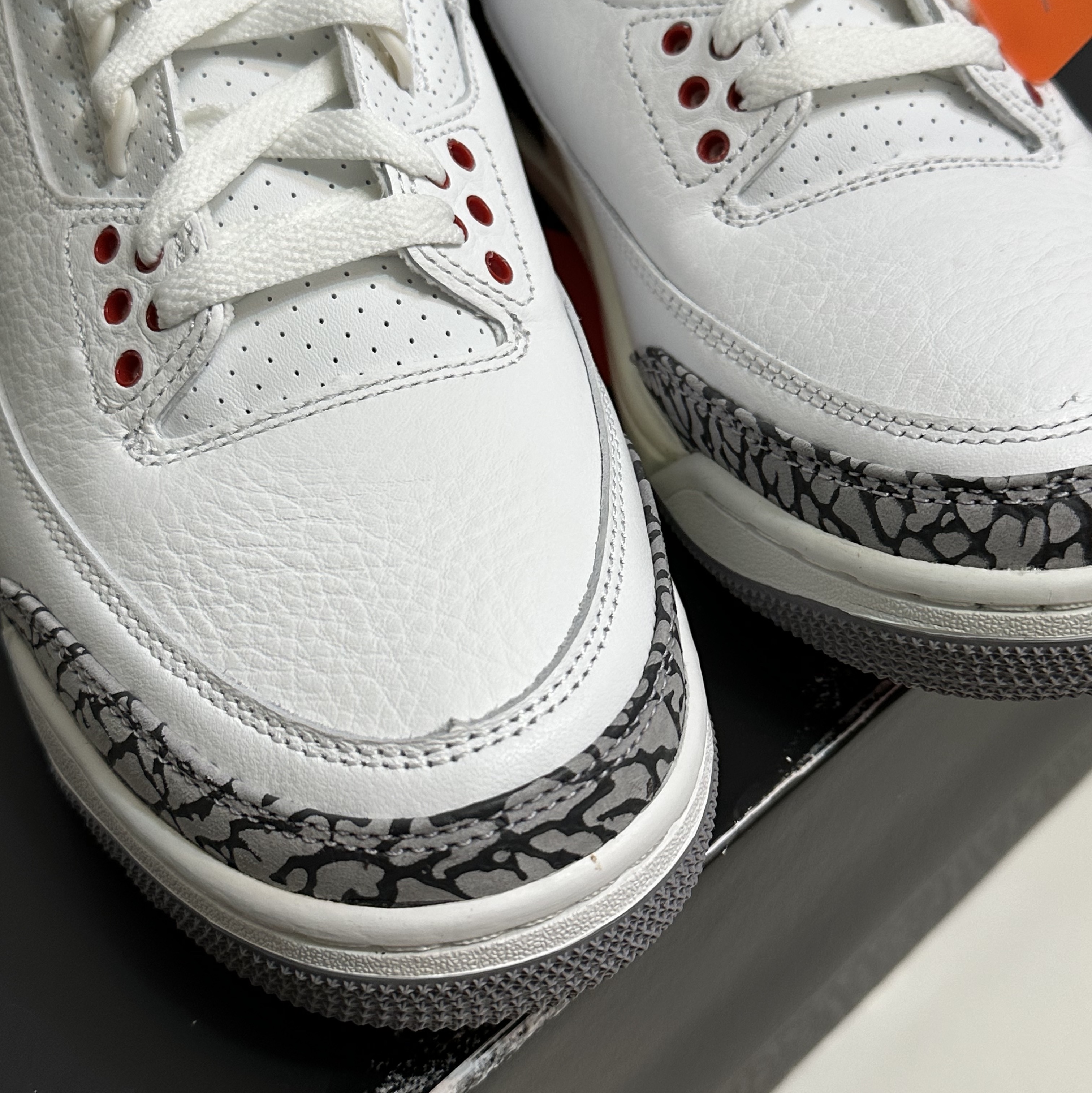 Jordan 3 Retro White Cement Reimagined 착용 스타일 - 4
