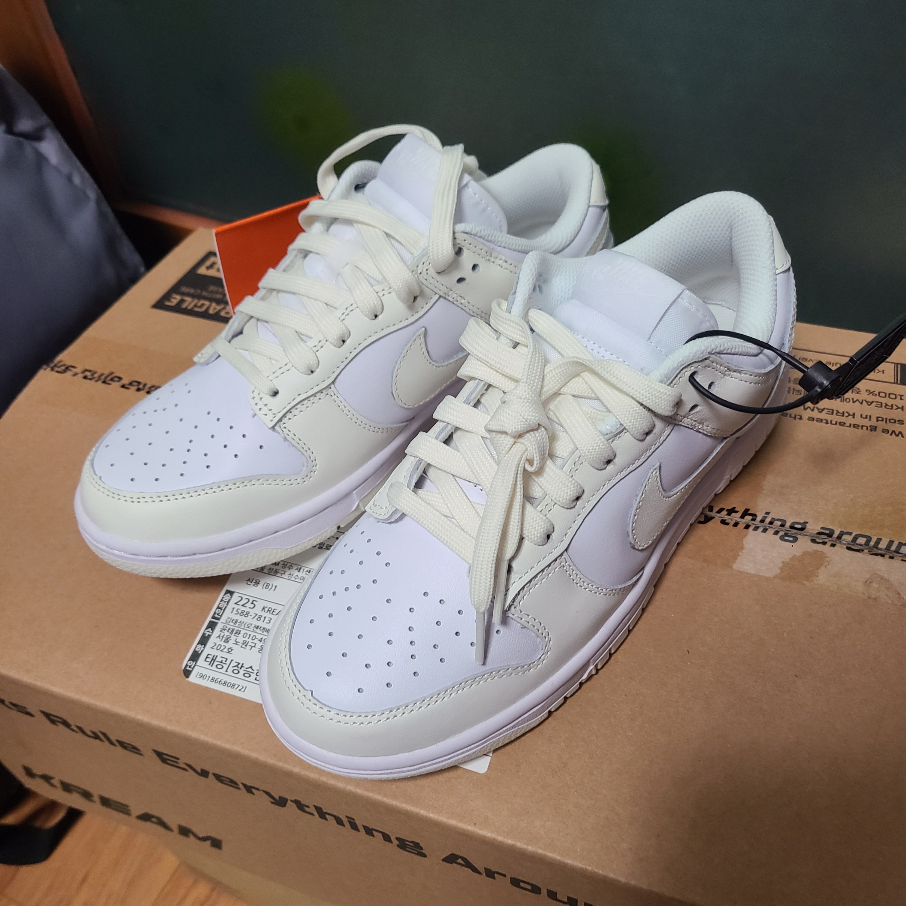 (W) Nike Dunk Low White and Sail 착용 스타일