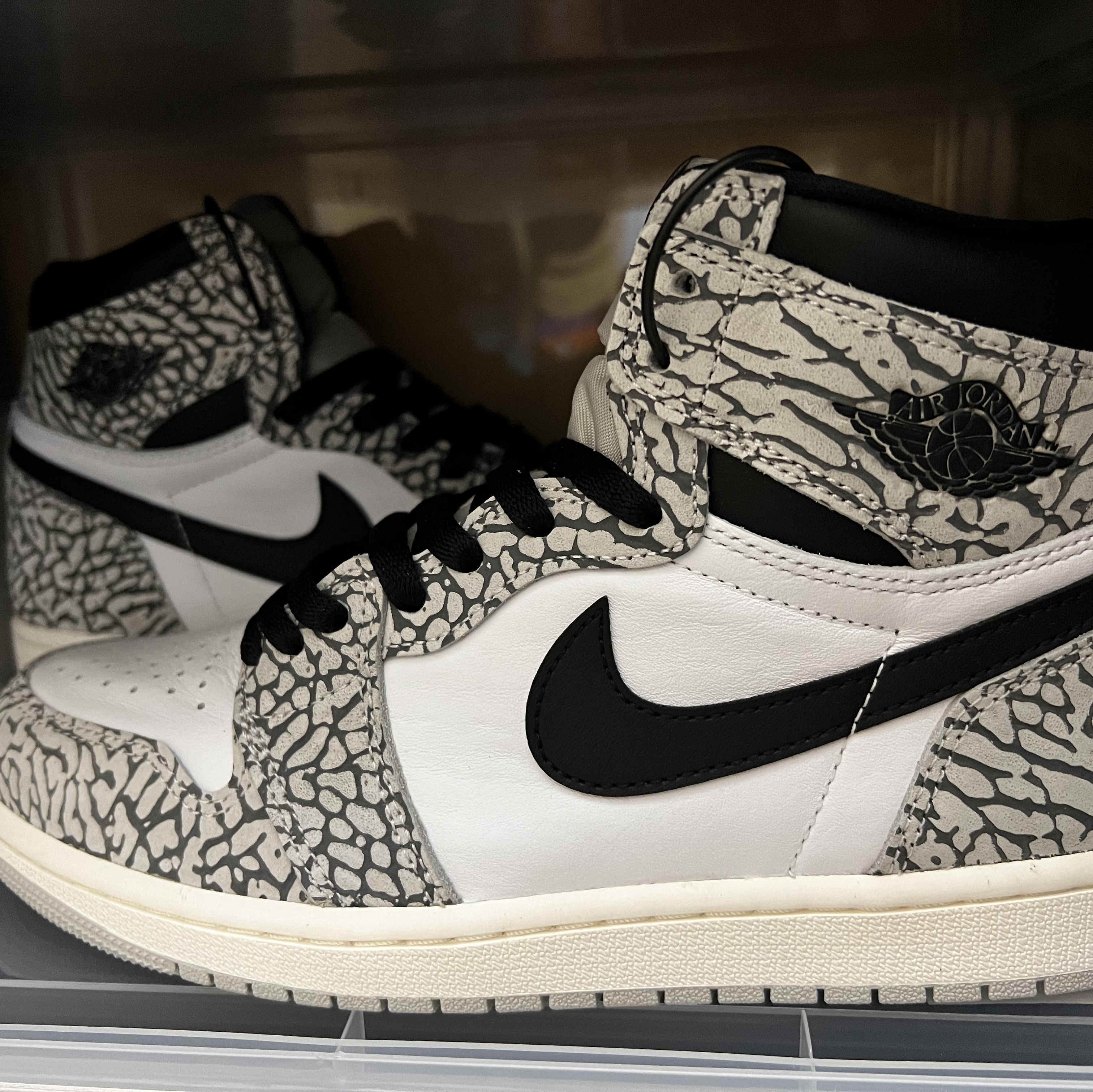 Jordan 1 Retro High OG White Cement 착용 스타일