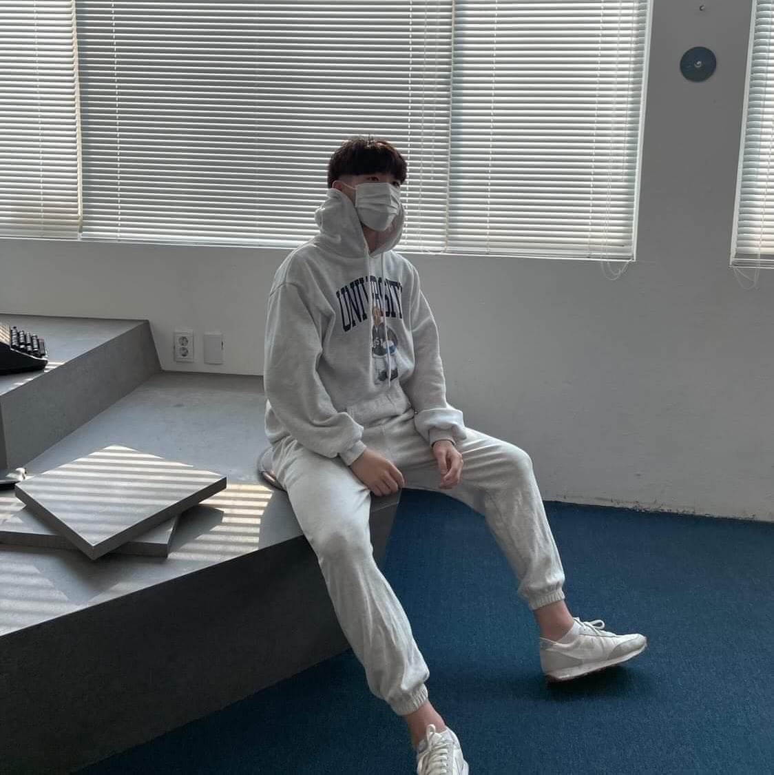 (W) Nike Daybreak Summit White 착용 스타일