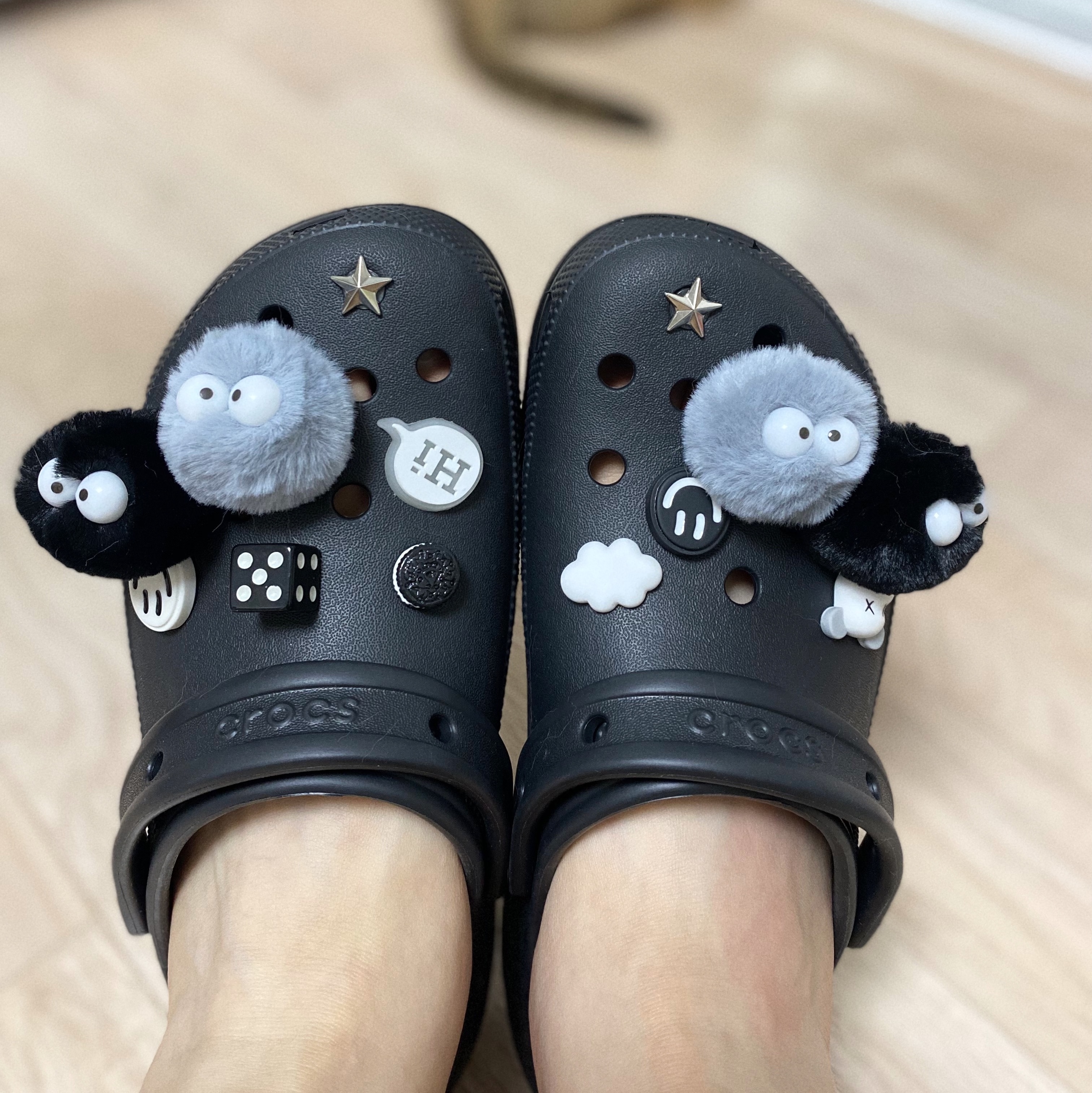 (W) Crocs Classic Platform Clog Black 착용 스타일