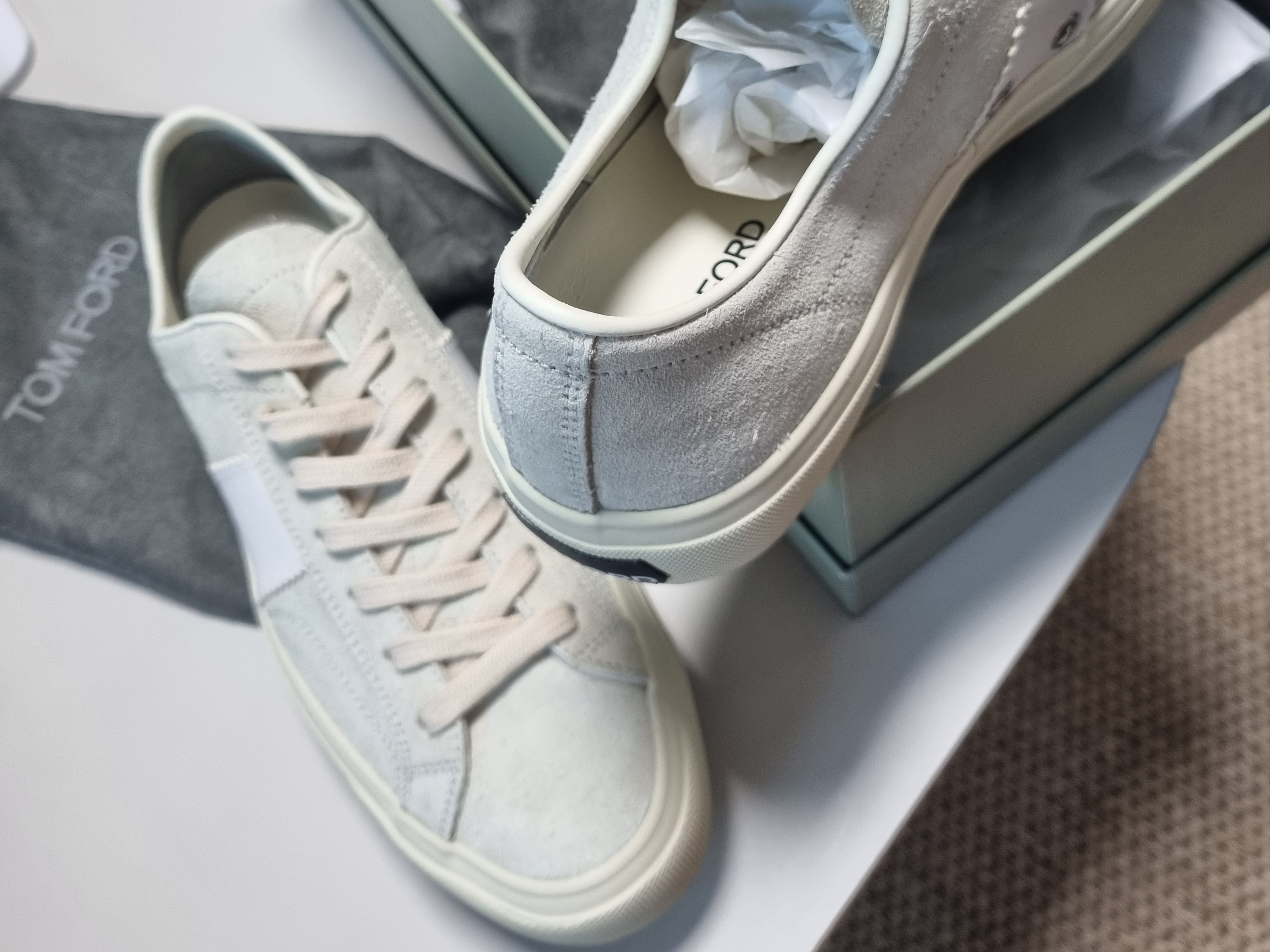 Tom Ford Cambridge Lace Up Sneakers Marmo 착용 스타일 - 1