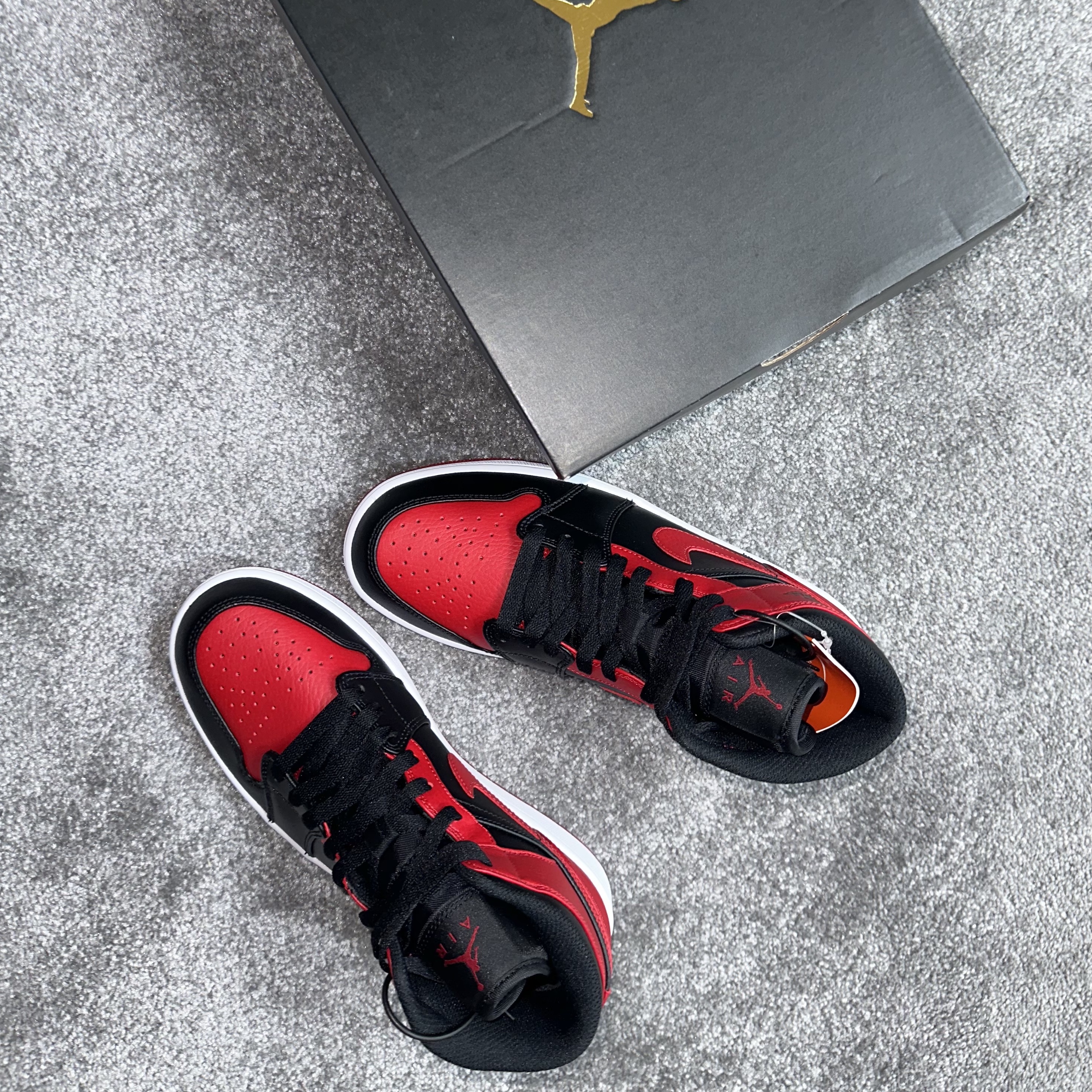 Jordan 1 Mid Bred Banned 2020 착용 스타일
