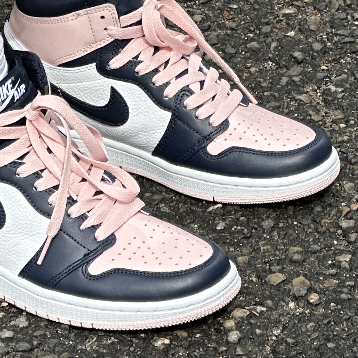 (W) Jordan 1 Retro High OG Atmosphere 착용 스타일 - 1