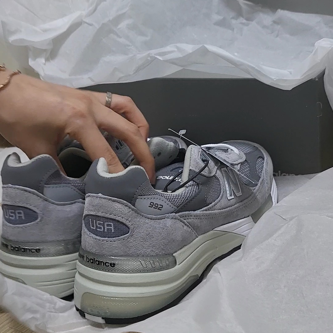 New Balance 992 Made in USA Grey - D Standard 착용 스타일