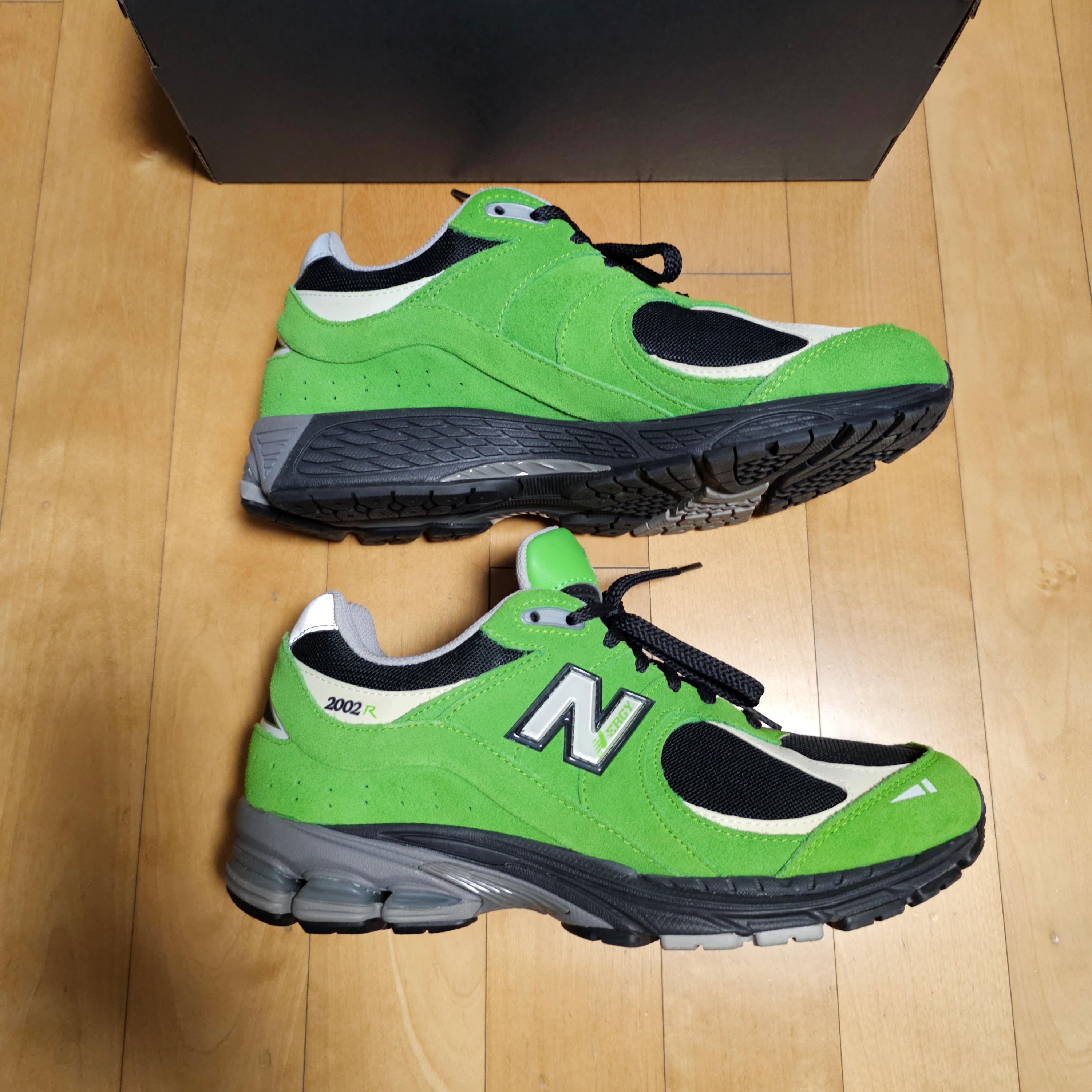 New Balance 2002R Good Vibes Pack Green, Asics x Andersson Bell Gel-Sonoma 15-50 Black Green 착용 스타일 - 1