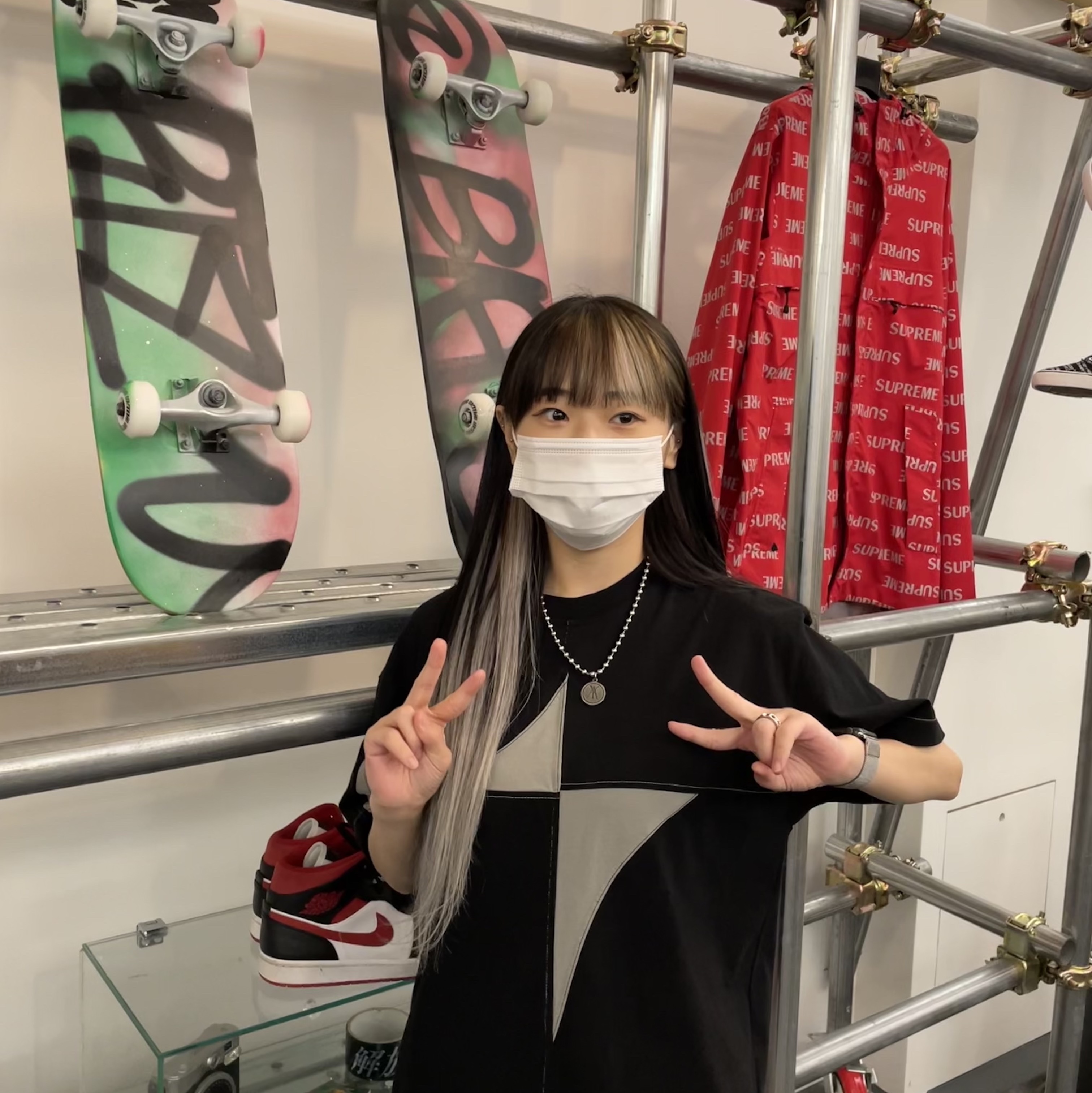 Jordan 1 Mid Gym Red Black White 착용 스타일