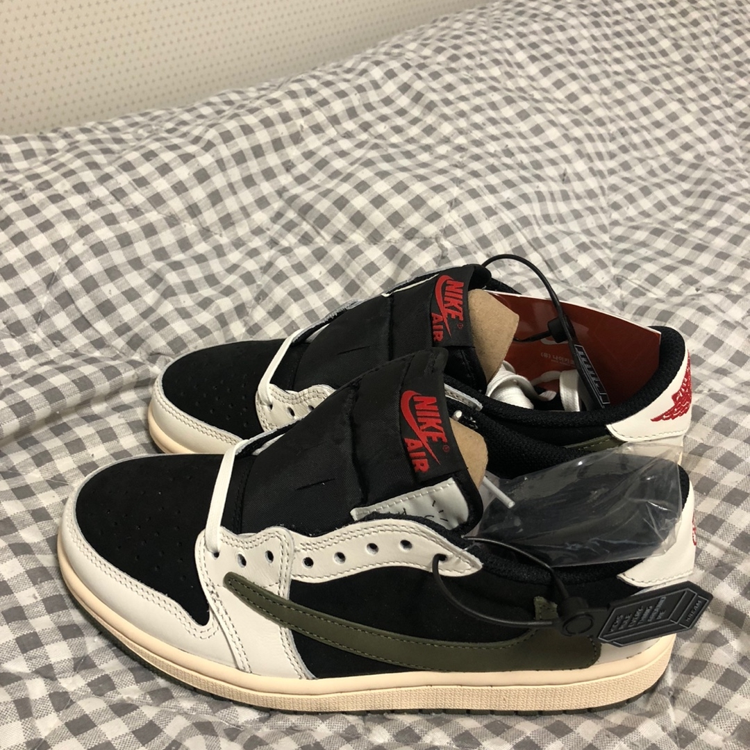 (W) Jordan 1 x Travis Scott Retro Low OG SP Medium Olive 착용 스타일