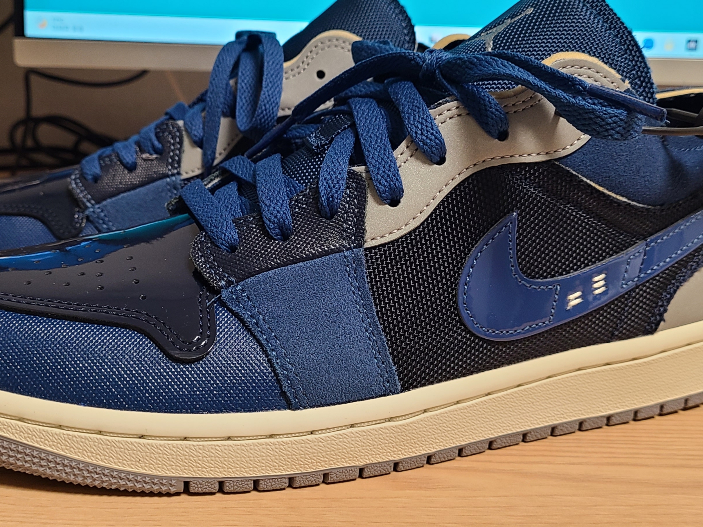 Jordan 1 Low SE Craft Obsidian 착용 스타일 - 1