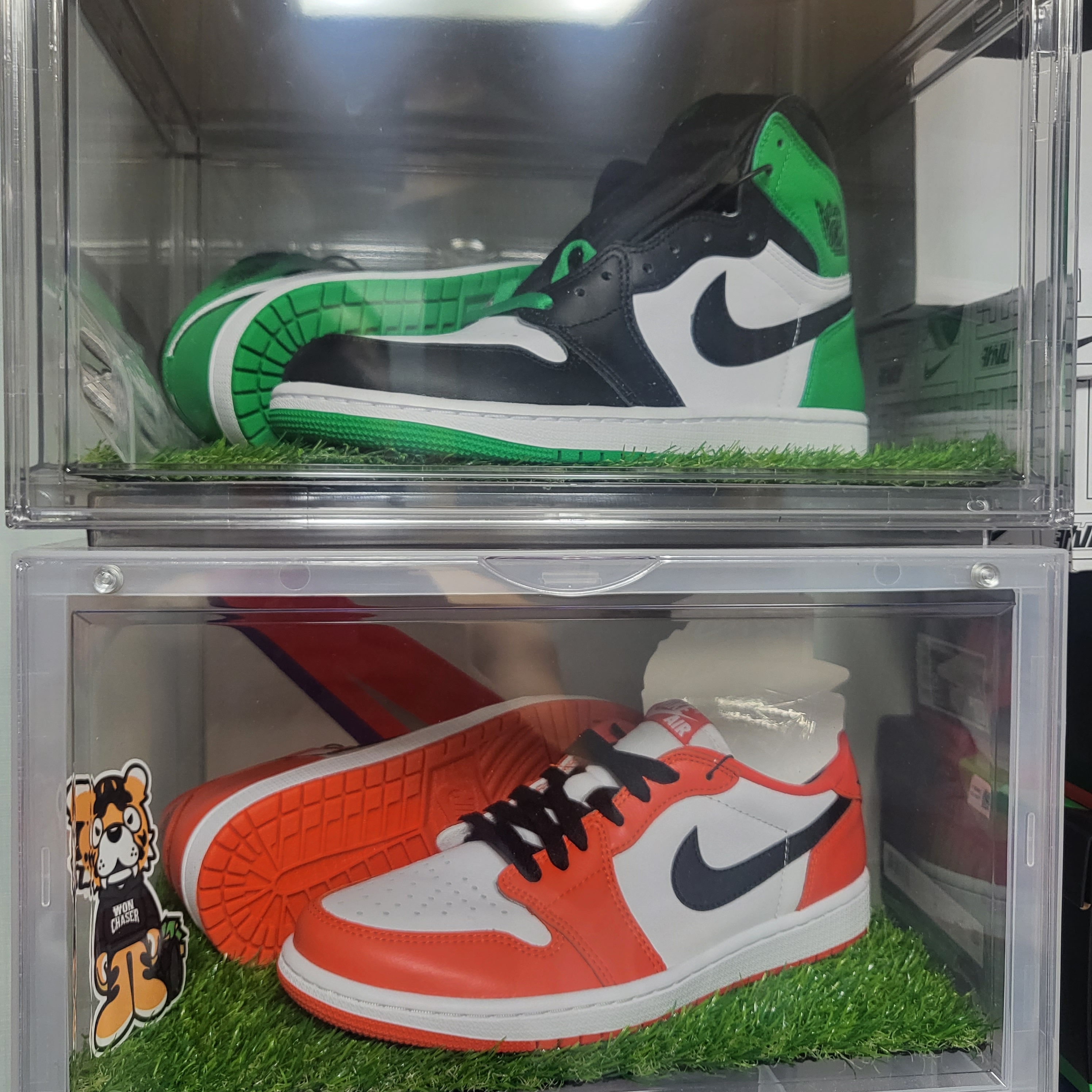 Jordan 1 Retro High OG Black and Lucky Green, Jordan 1 Low OG Starfish 착용 스타일