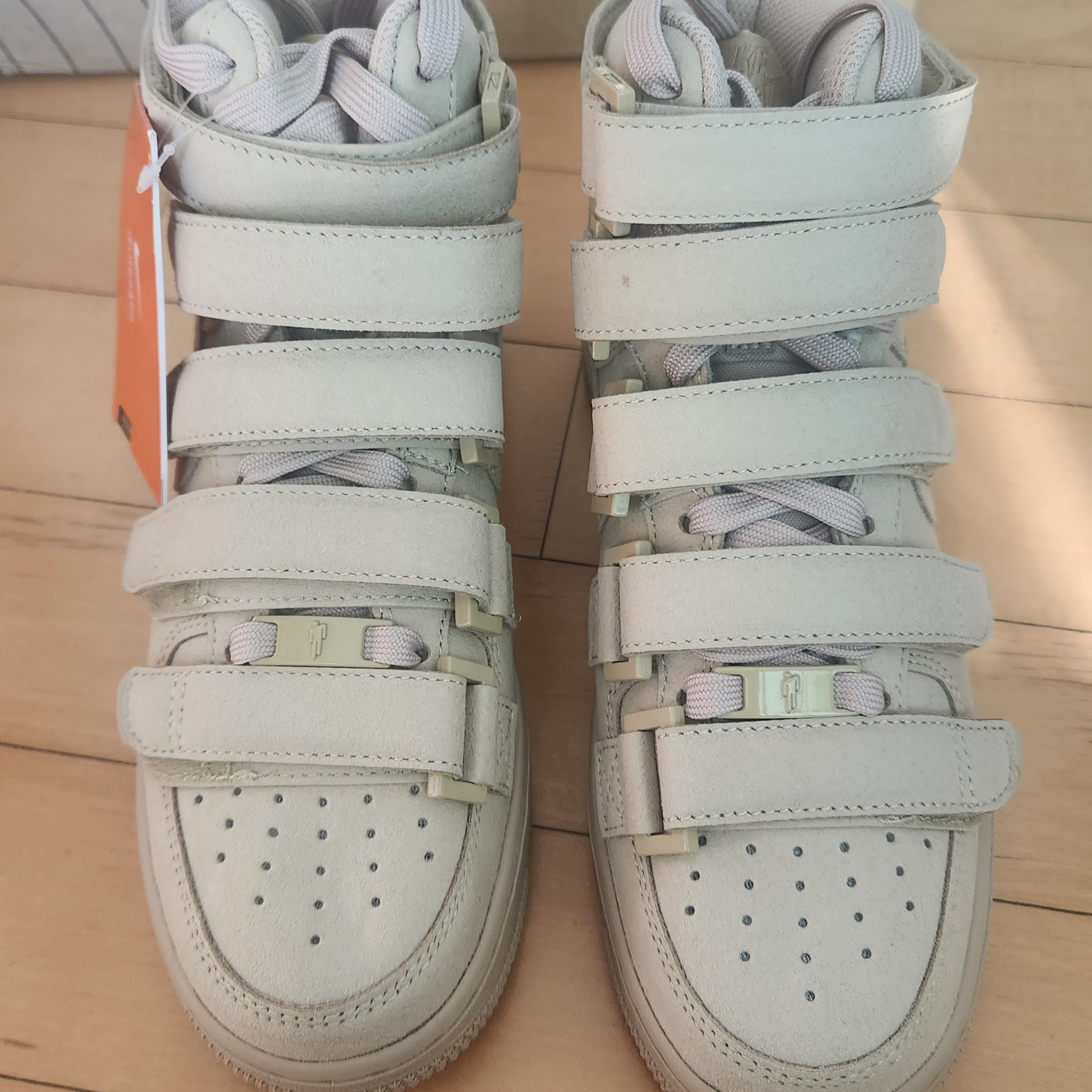 Nike x Billie Eilish Air Force 1 High '07 SP Mushroom 착용 스타일 - 2