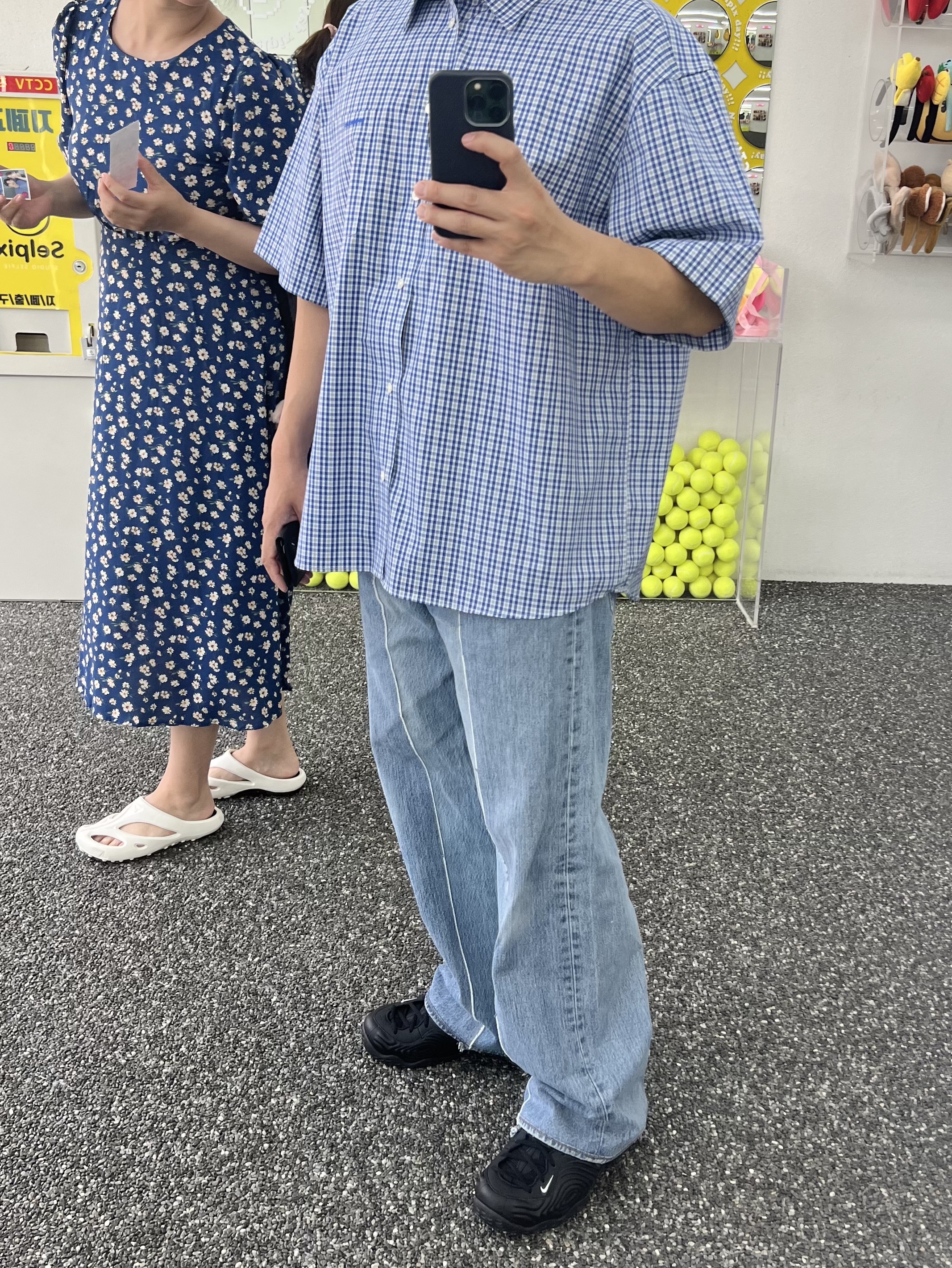 나이키 x 꼼데가르송 옴므 플러스 에어 폼포짓 원 블랙 착용 스타일 - 1