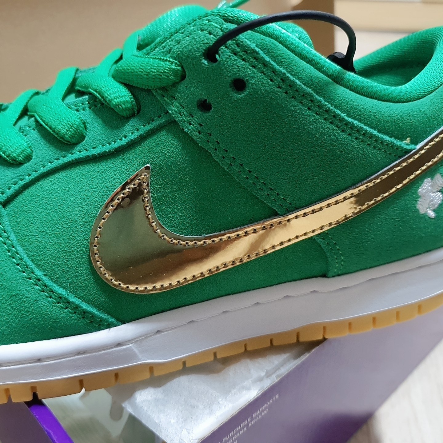 Nike SB Dunk Low Pro Shamrock 착용 스타일 - 2