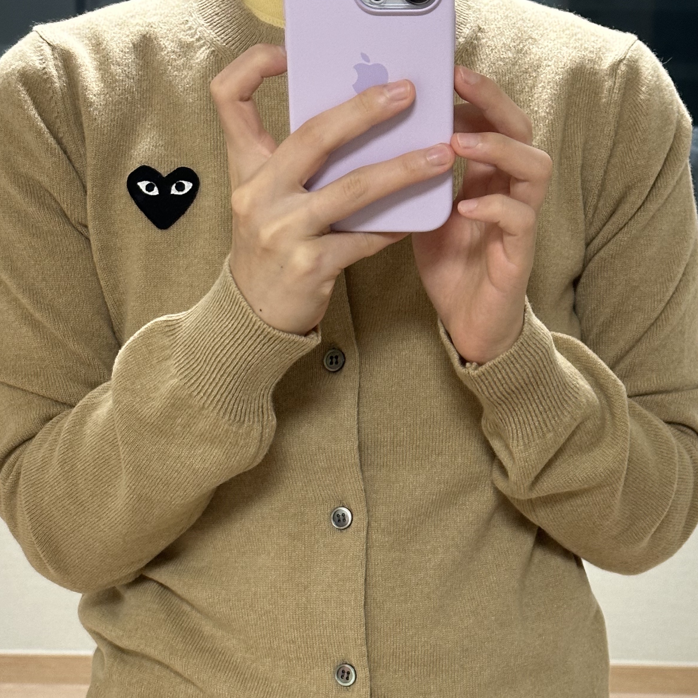 (W) Play Comme des Garcons Black Heart Knit Cardigan Beige 착용 스타일