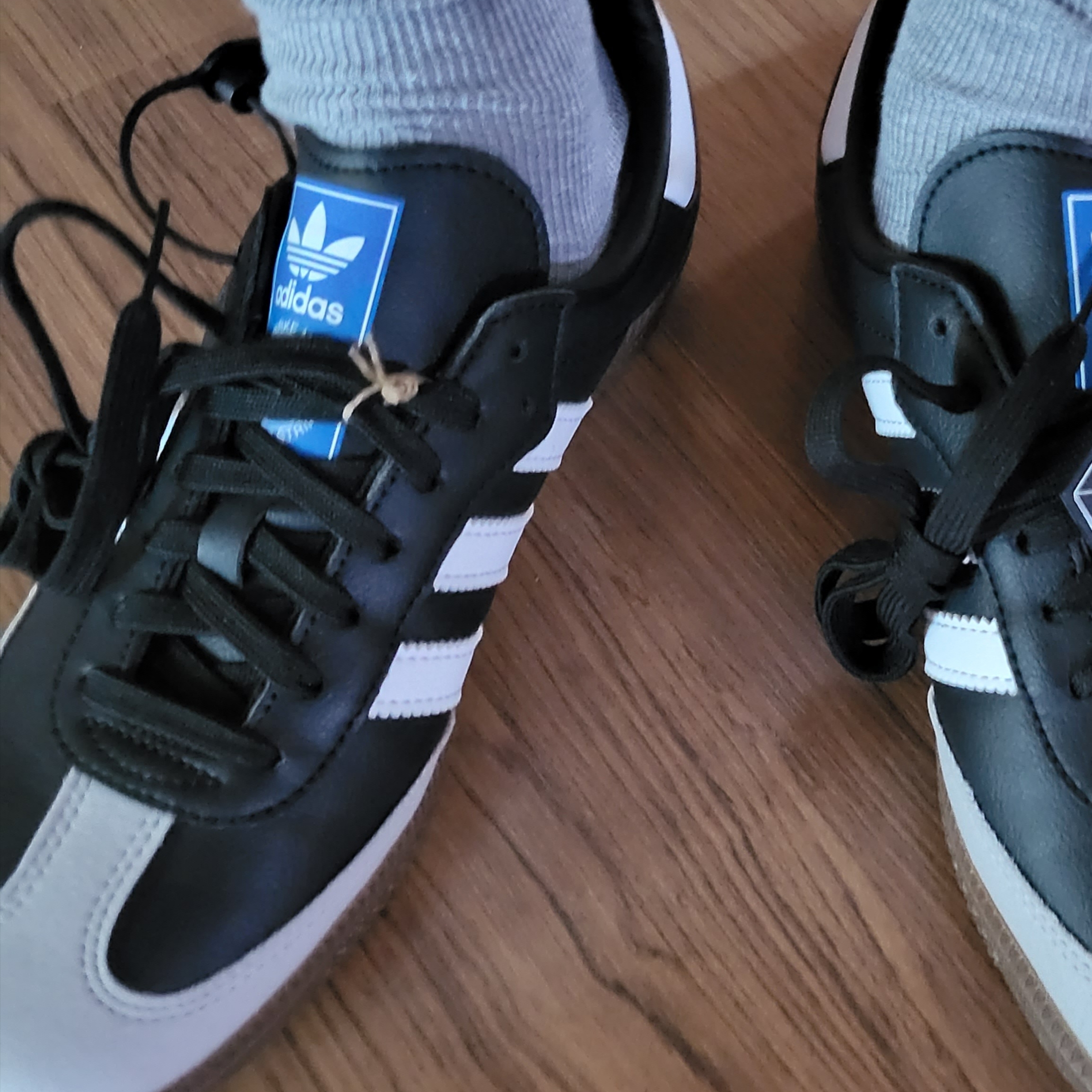 Adidas Samba Vegan Black White 착용 스타일