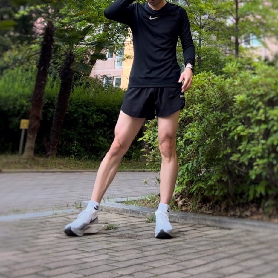 Nike ZoomX Vaporfly Next% 3 White Grey 착용 스타일 - 1