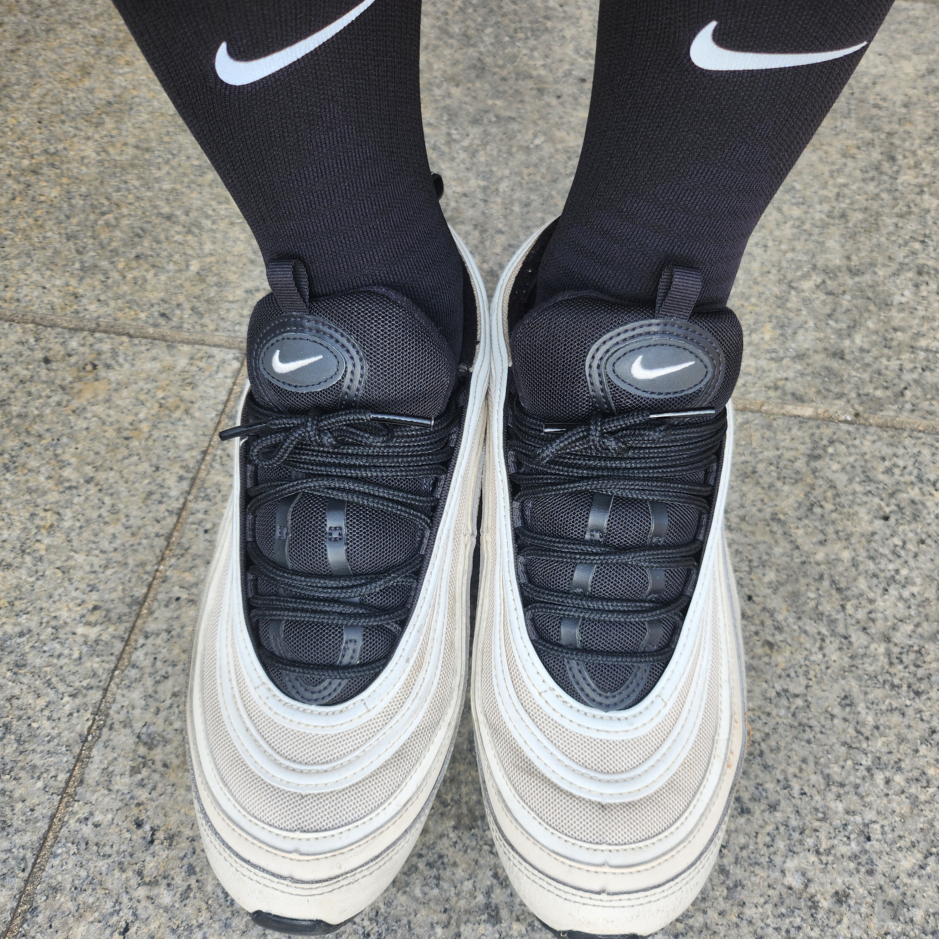Nike Air Max 97 Orewood Brown 착용 스타일