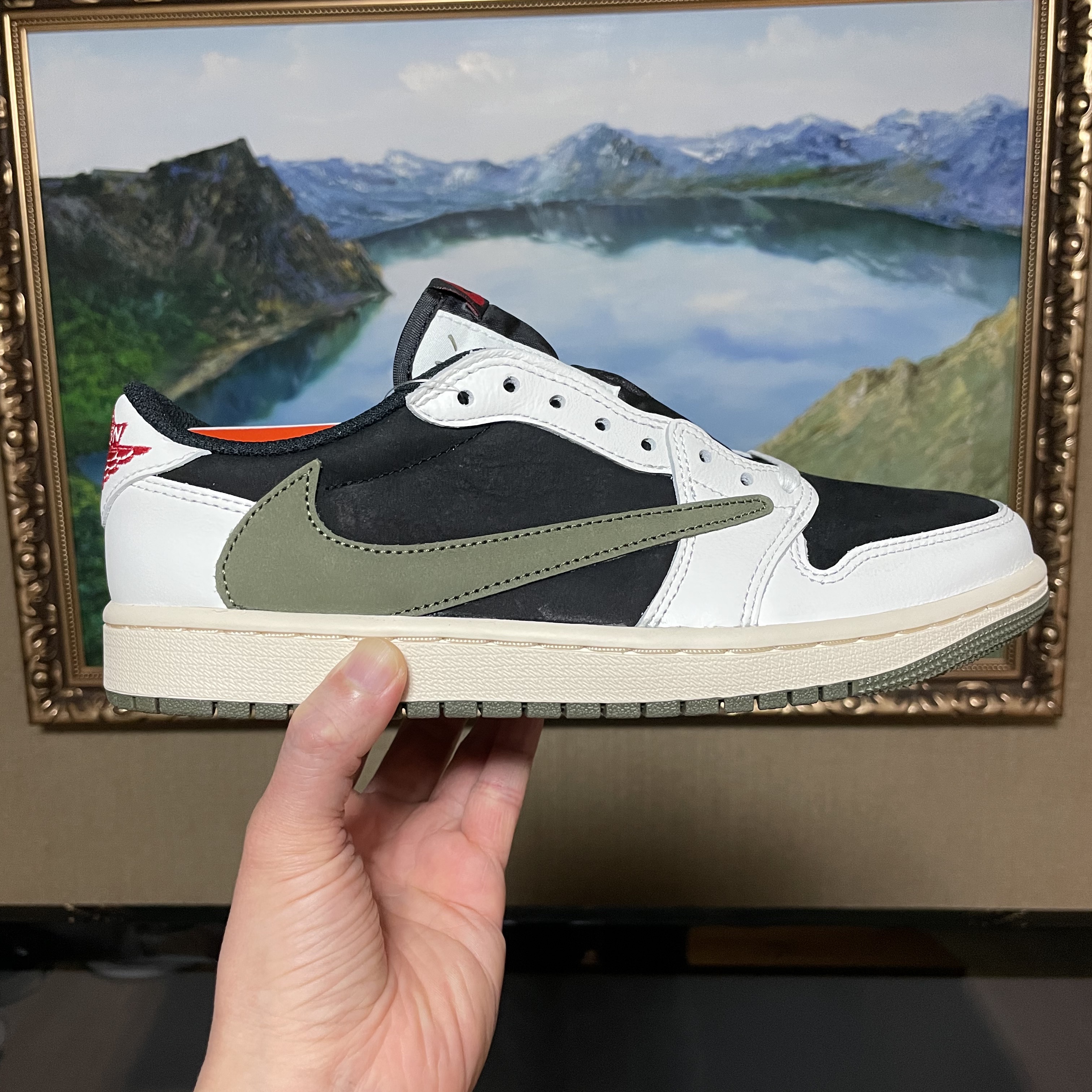 (W) Jordan 1 x Travis Scott Retro Low OG SP Medium Olive 착용 스타일