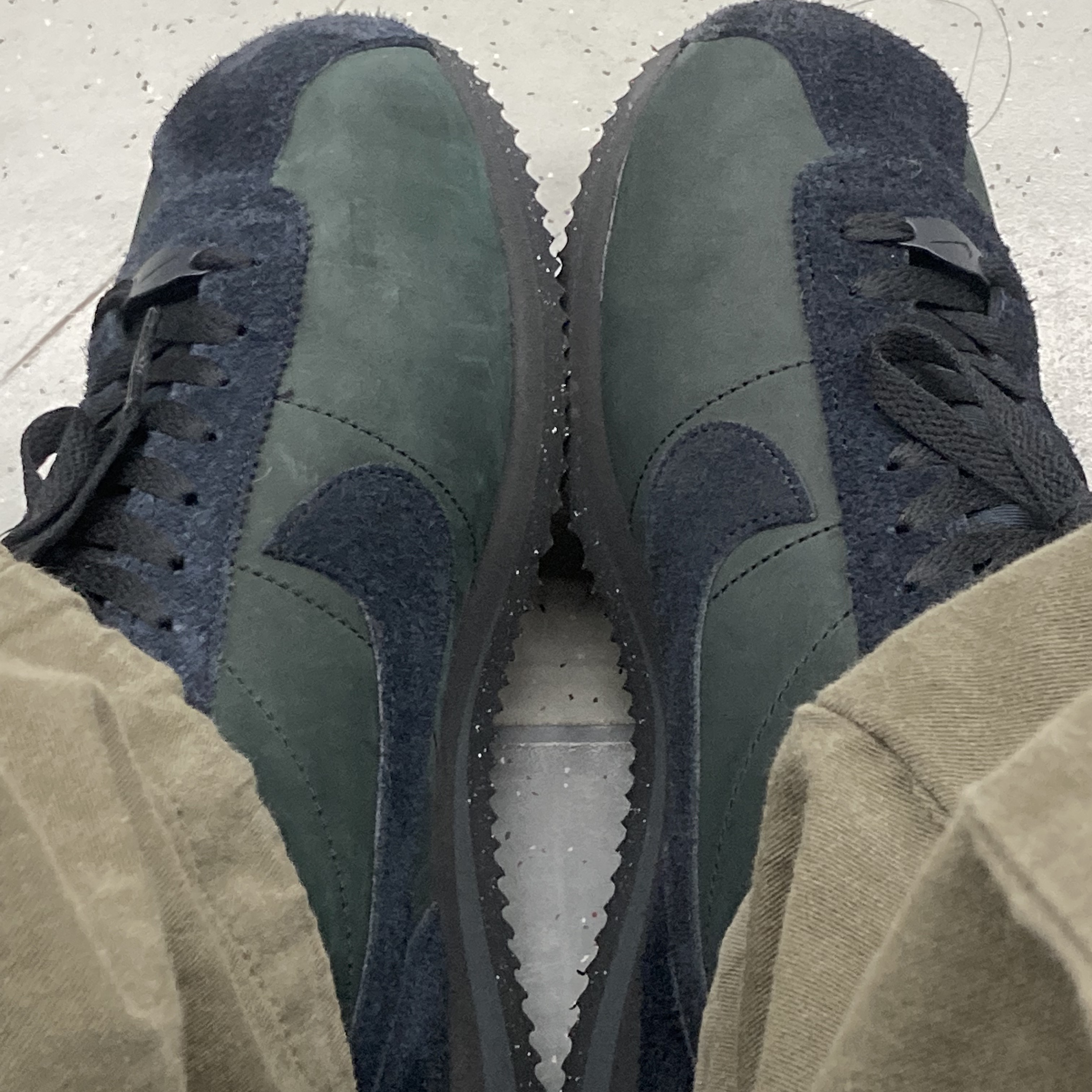 (W) Nike Cortez PRM Black 착용 스타일