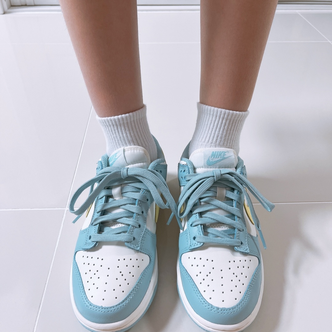 (W) Nike Dunk Low Sail Citron Tint 착용 스타일 - 1