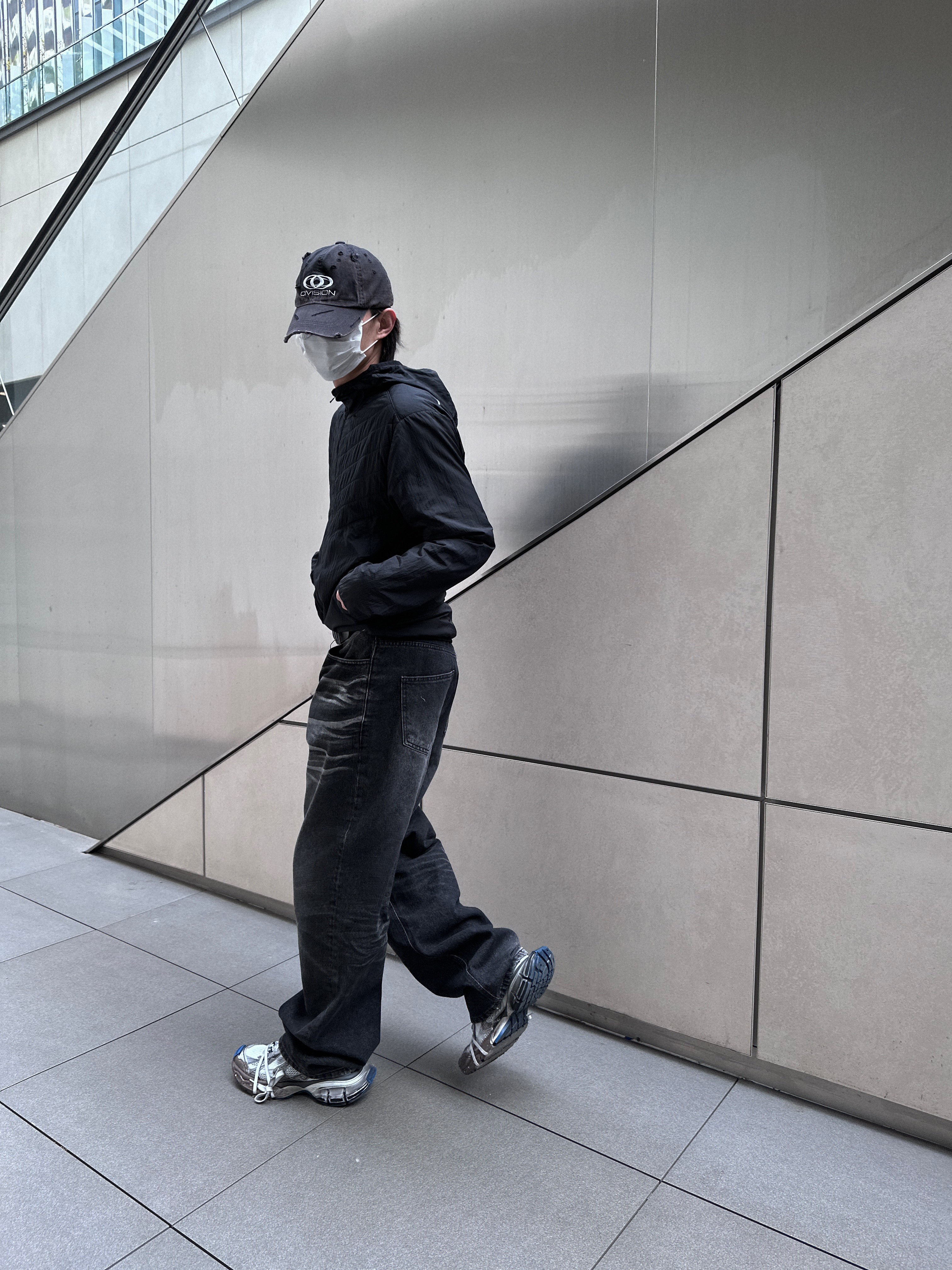 Balenciaga 3XL Sneakers Worn Out Grey White Blue 착용 스타일 - 3