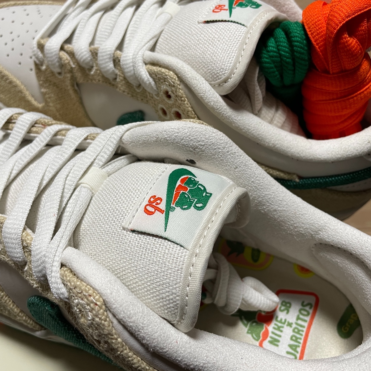 Nike x Jarritos SB Dunk Low Phantom and Malachite μ°©μ© μ€νμΌ - 2
