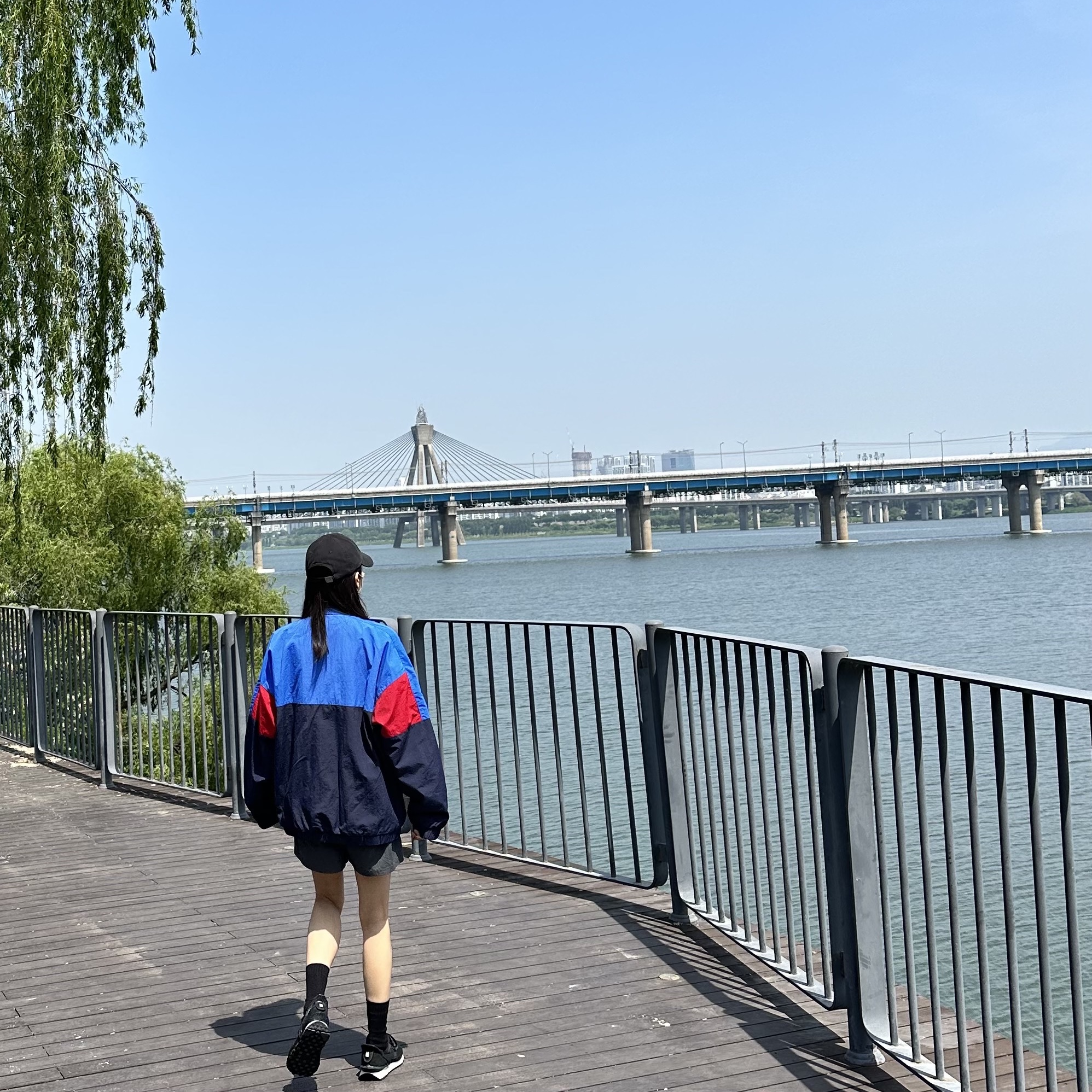 (W) 나이키 x 언더커버 데이브레이크 블랙 세일, 발렌시아가 시티 파리 캡 블랙 착용 스타일 - 3
