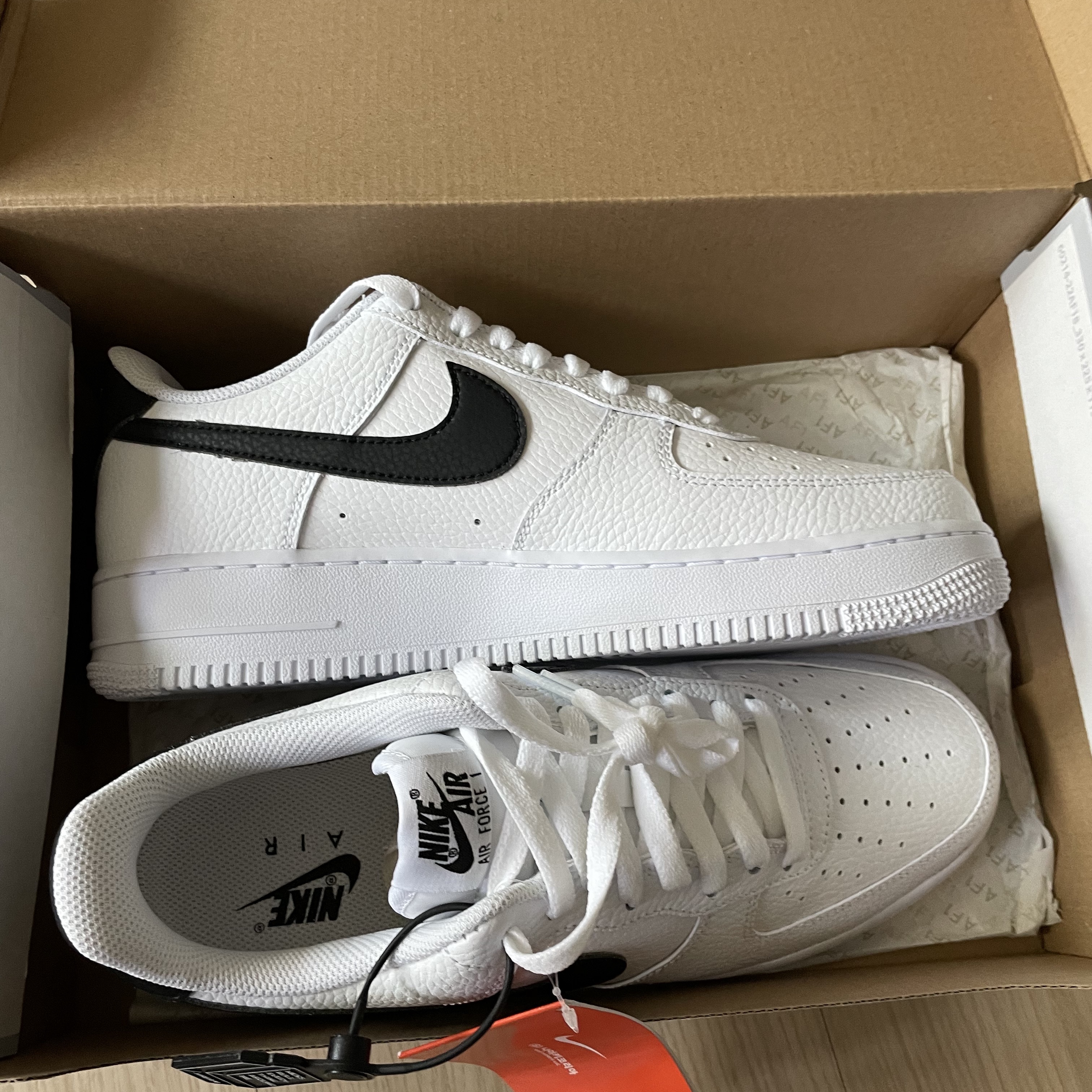 Nike Air Force 1 '07 White Black 착용 스타일