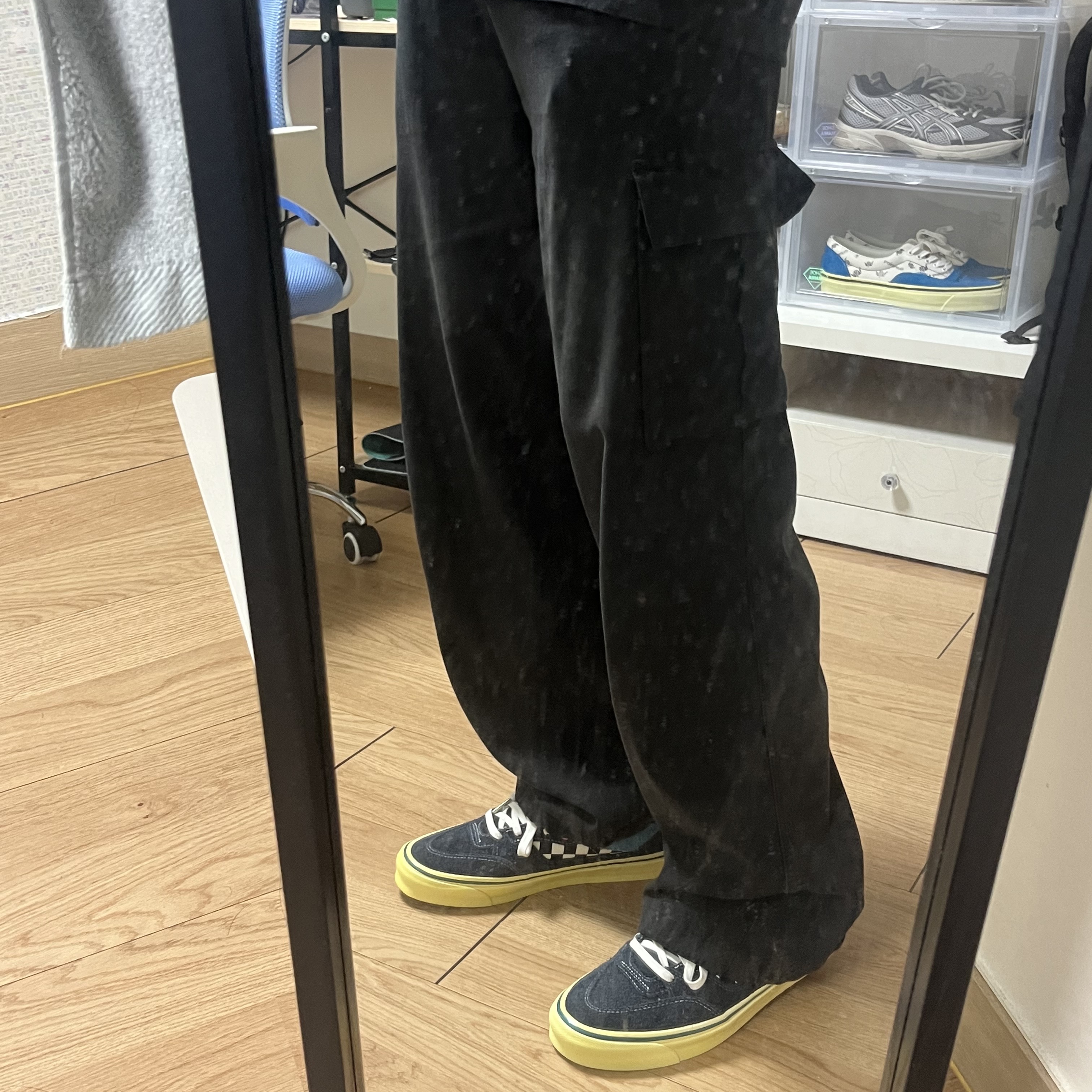 Vans x Liberaiders Half Cab 33 DX Blue, Stussy Beach Roots T-Shirt Black 착용 스타일 - 1