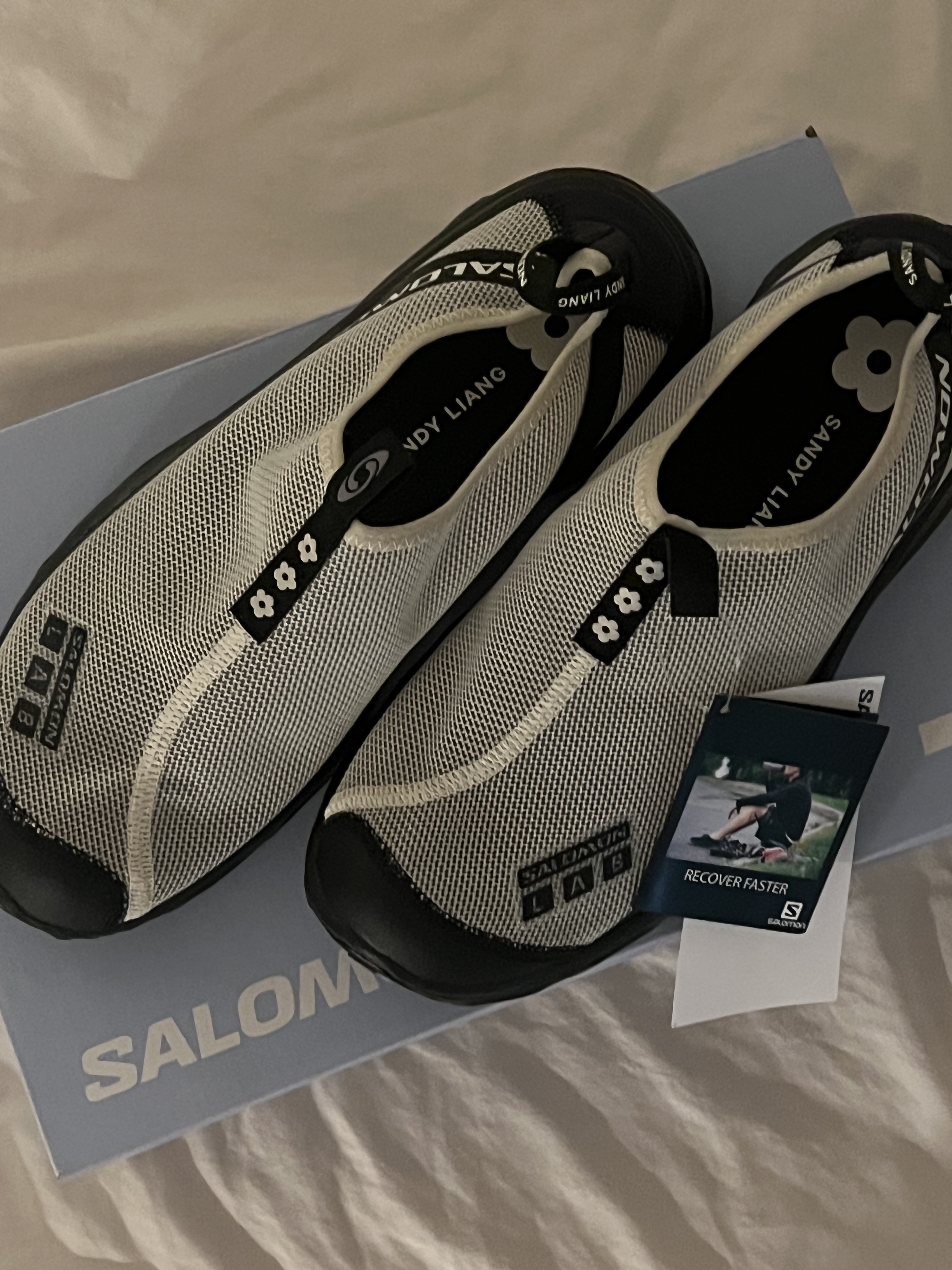 Salomon x Sandy Liang RX Moc 3.0 Black White 착용 스타일 - 3