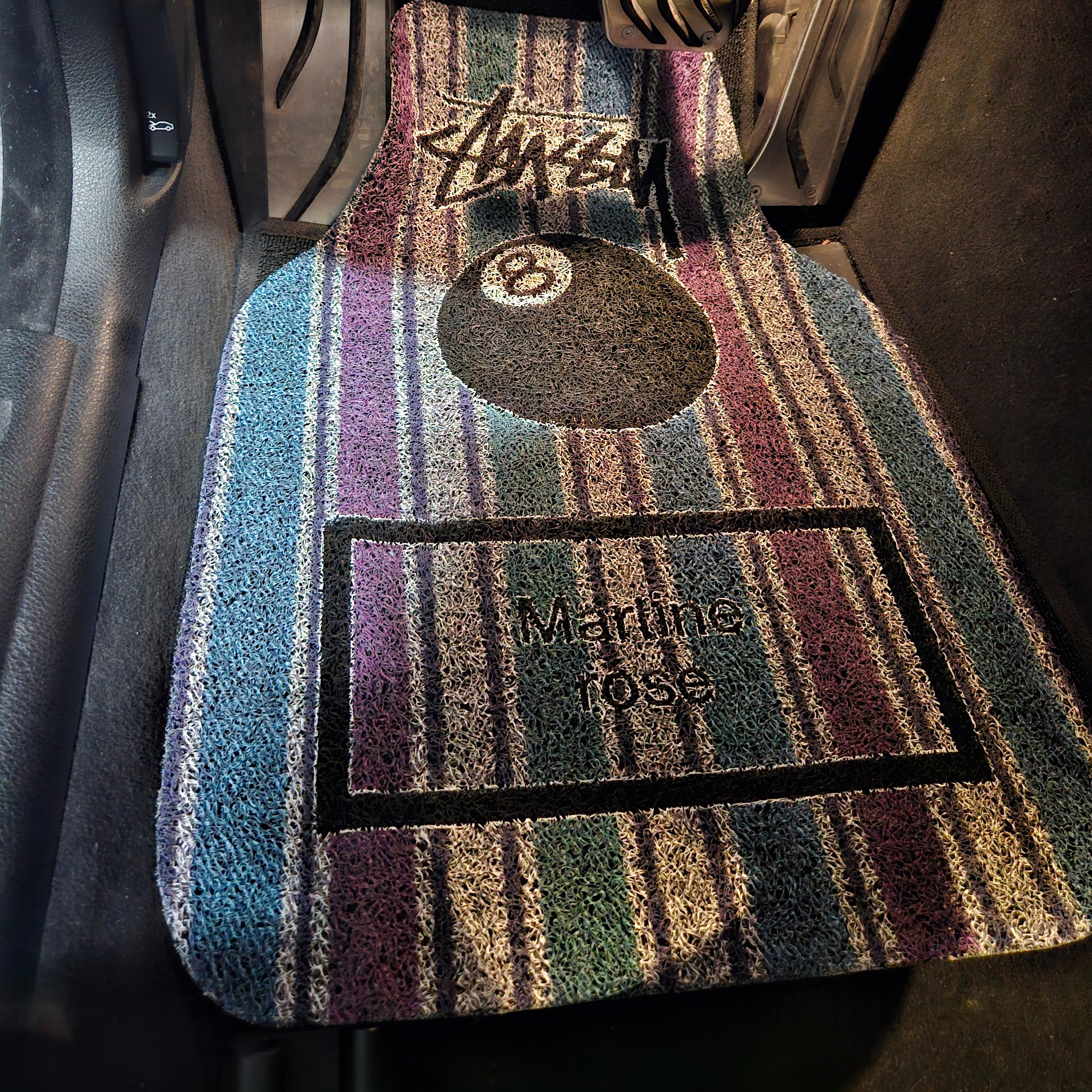 Stussy x Martine Rose Car Mat Set 착용 스타일 - 1