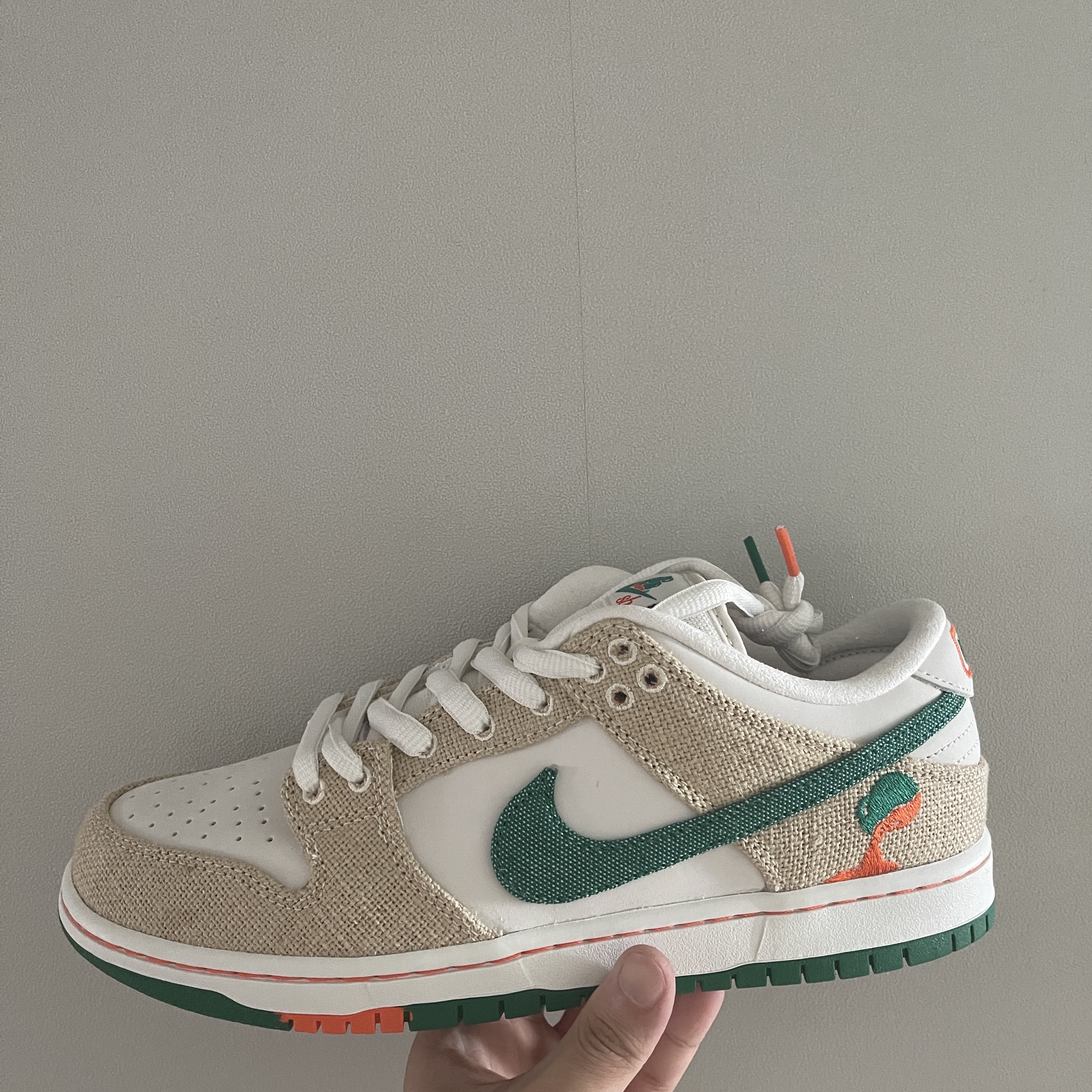 Nike x Jarritos SB Dunk Low Phantom and Malachite 착용 스타일 - 2