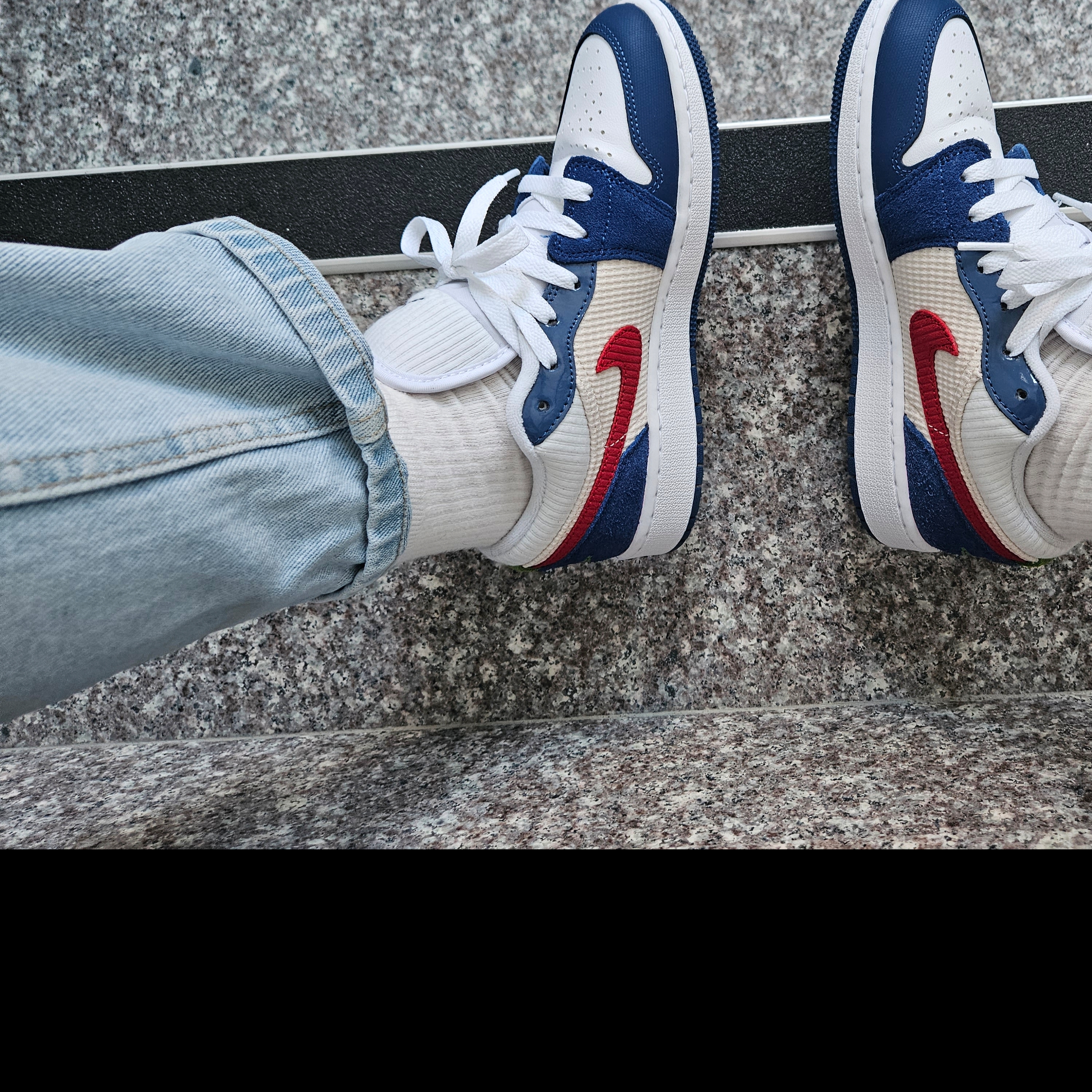 (GS) Jordan 1 Low SE French Blue Chutney White 착용 스타일 - 2