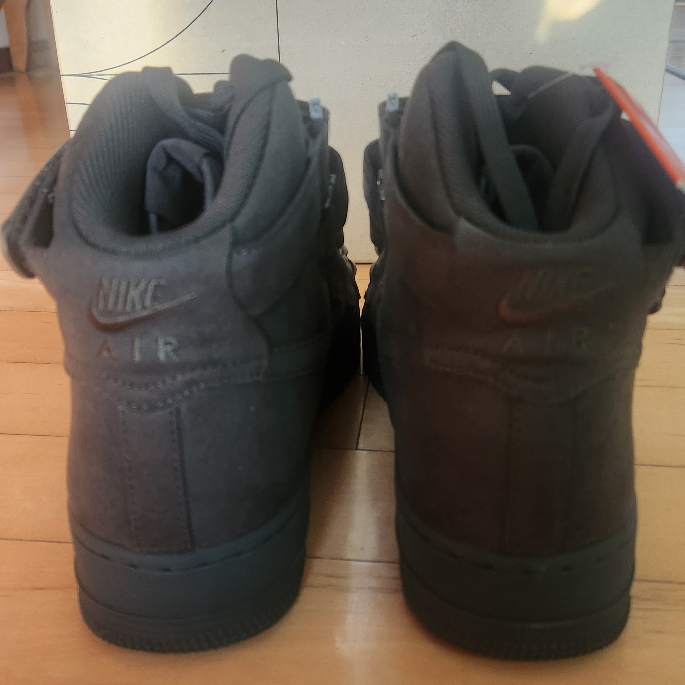 Nike x Billie Eilish Air Force 1 High '07 SP Sequoia 착용 스타일 - 4