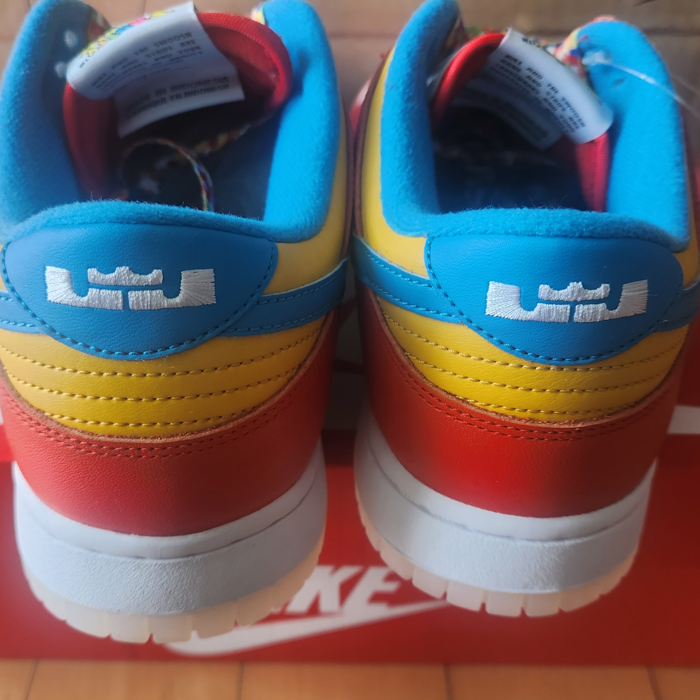 Nike x LeBron James x Fruity Pebbles Dunk Low QS Habanero Red 착용 스타일 - 4