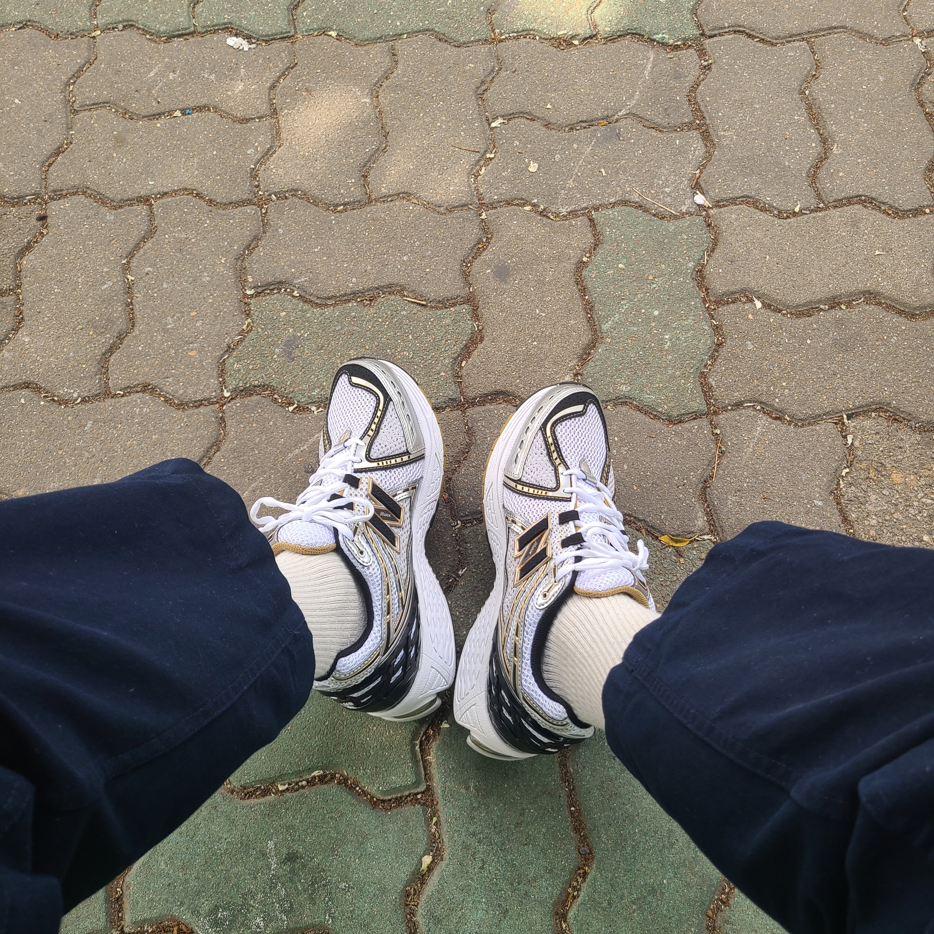 New Balance 1906R White Gold 착용 스타일 - 3