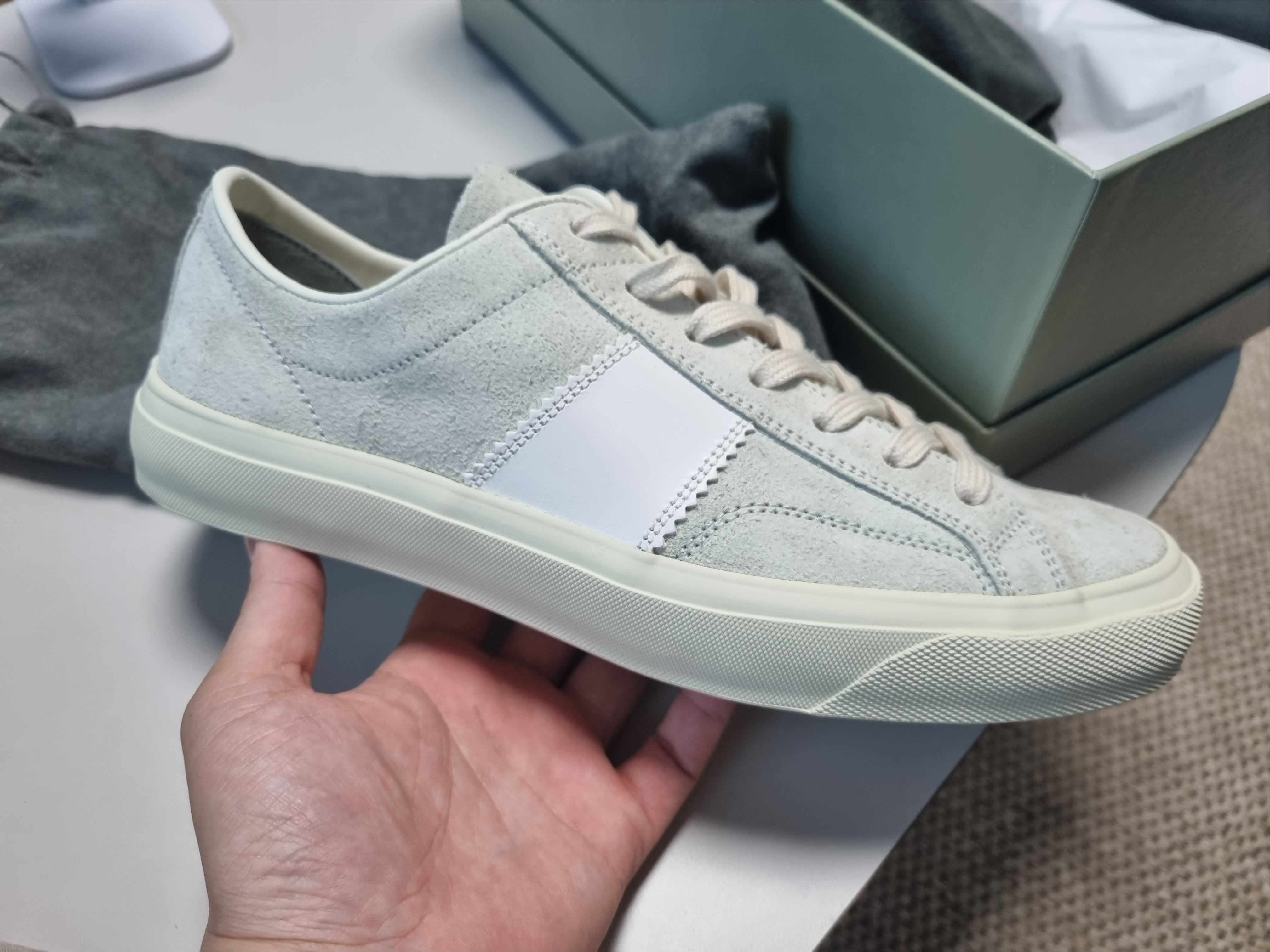 Tom Ford Cambridge Lace Up Sneakers Marmo 착용 스타일 - 2