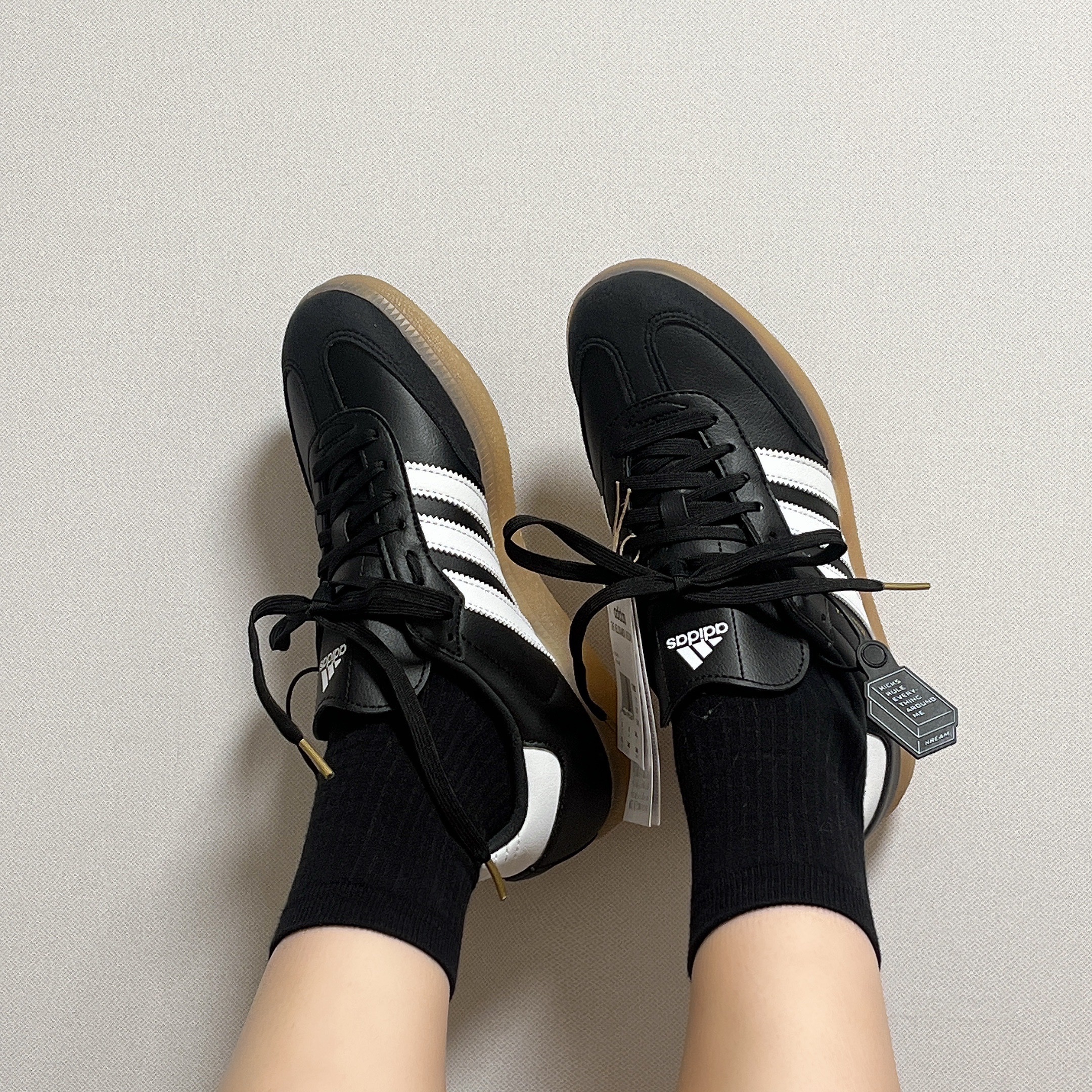 Adidas Velosamba Vegan Cycling Core Black 착용 스타일