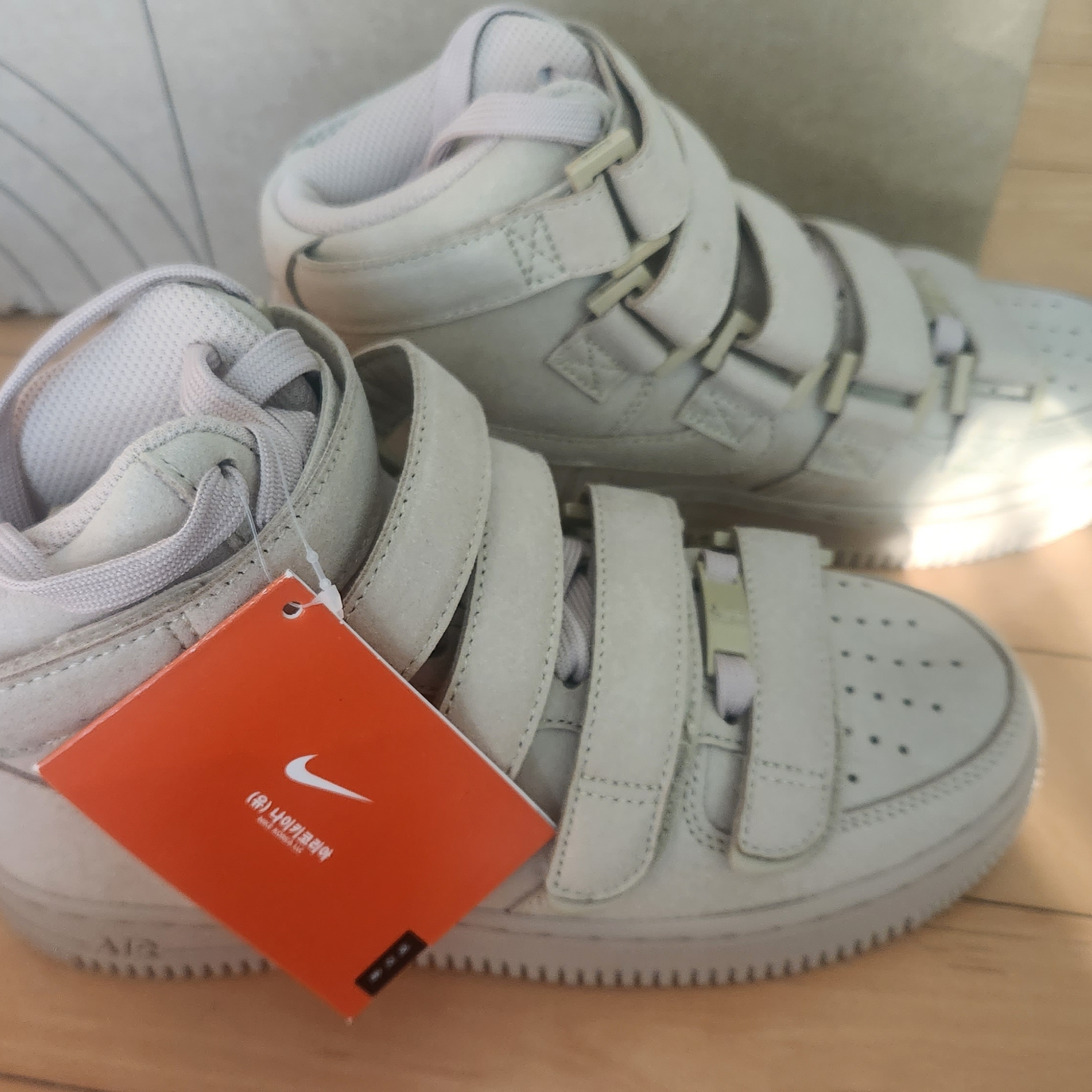 Nike x Billie Eilish Air Force 1 High '07 SP Mushroom 착용 스타일 - 3