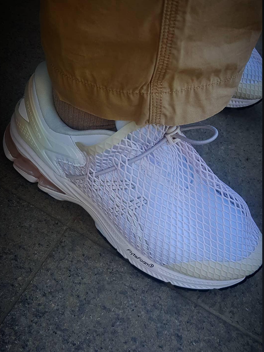 Asics x Vivienne Westwood Gel-Kayano 26 Birch White 착용 스타일