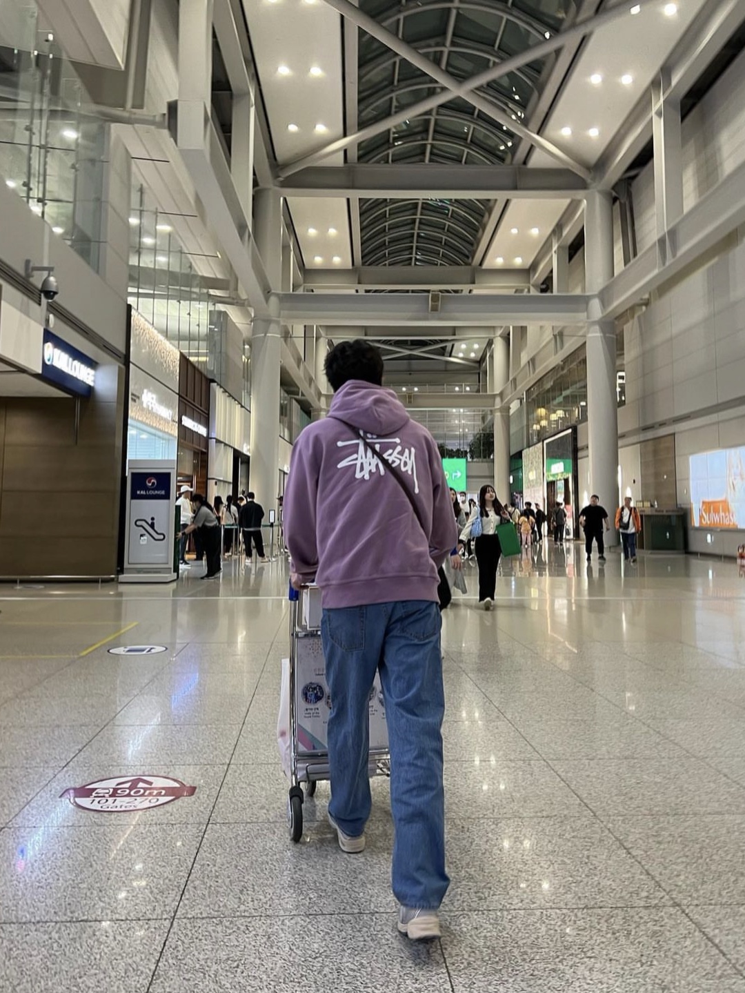 Stussy Basic Stussy Hoodie Orchid 2022, New Balance 530 Vintage Metallic Silver 착용 스타일 - 1