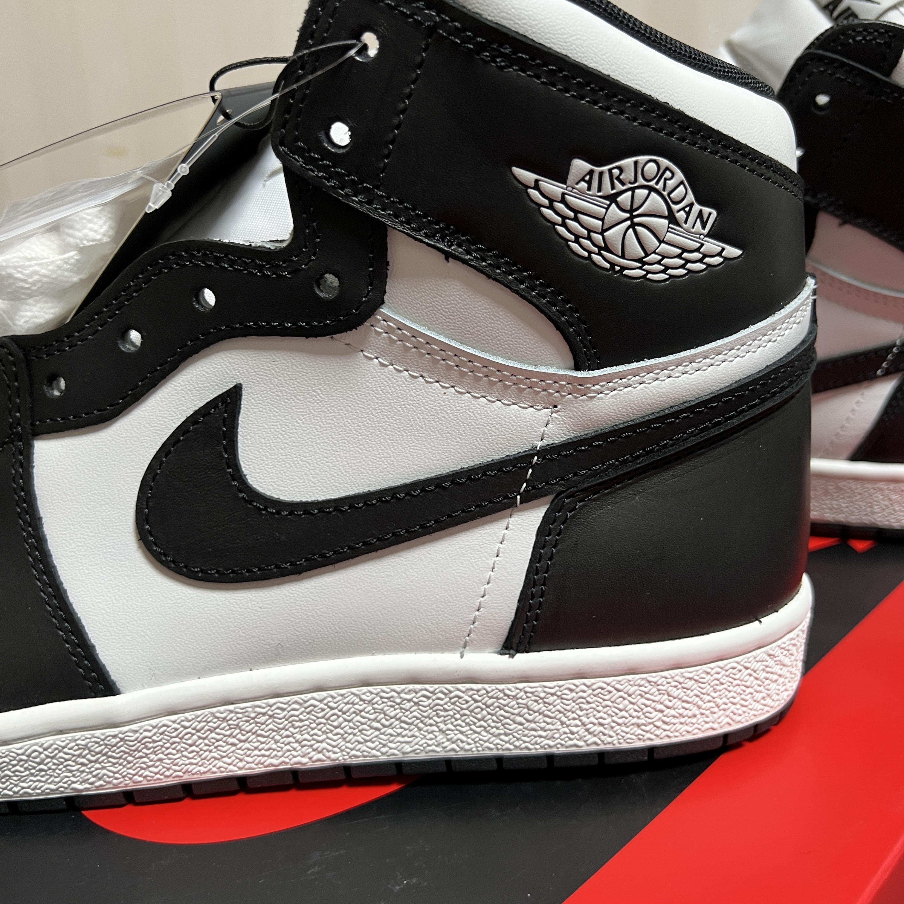 Jordan 1 High 85 Black White 착용 스타일 - 3