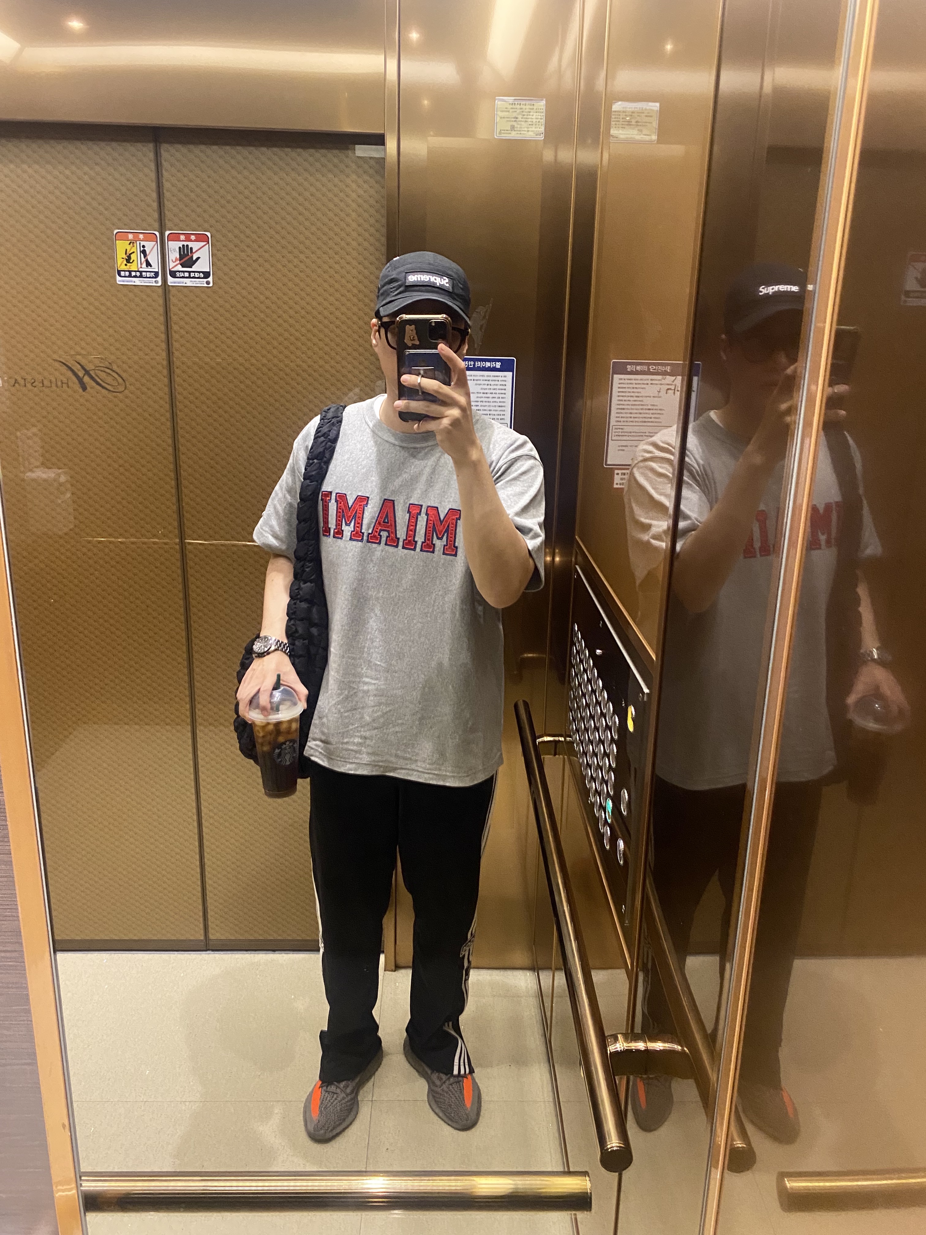 Supreme Military Camp Cap Black - 21FW, Adidas Yeezy Boost 350 V2 Beluga - Reflective 착용 스타일