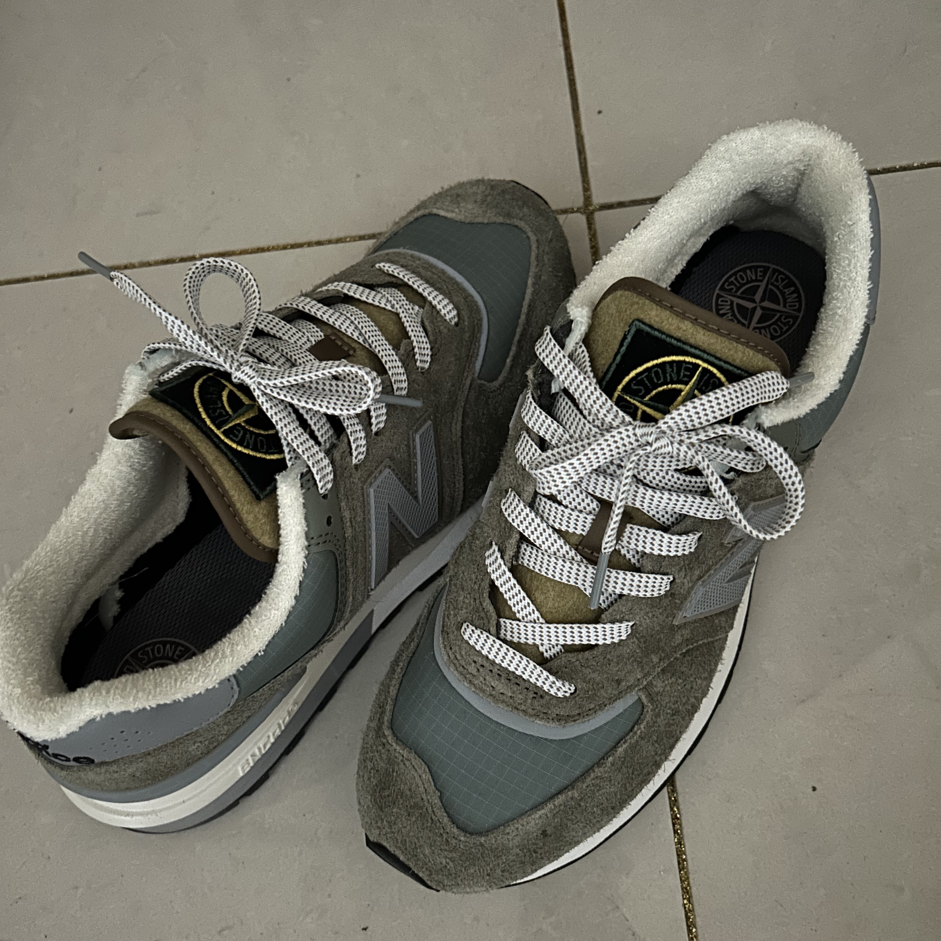 New Balance x Stone Island 574 Legacy Green 착용 스타일