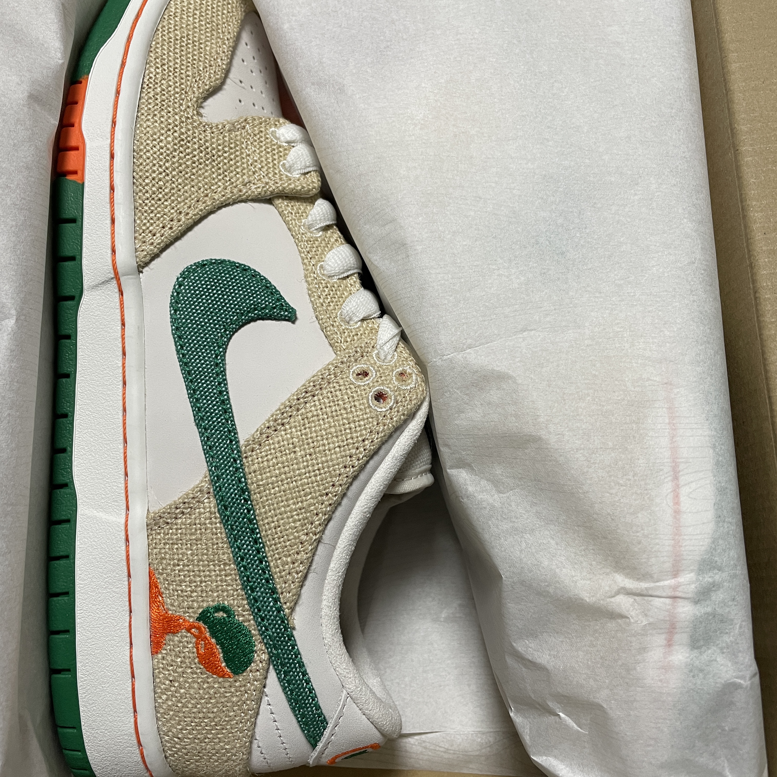 Nike x Jarritos SB Dunk Low Phantom and Malachite μ°©μ© μ€νμΌ - 1