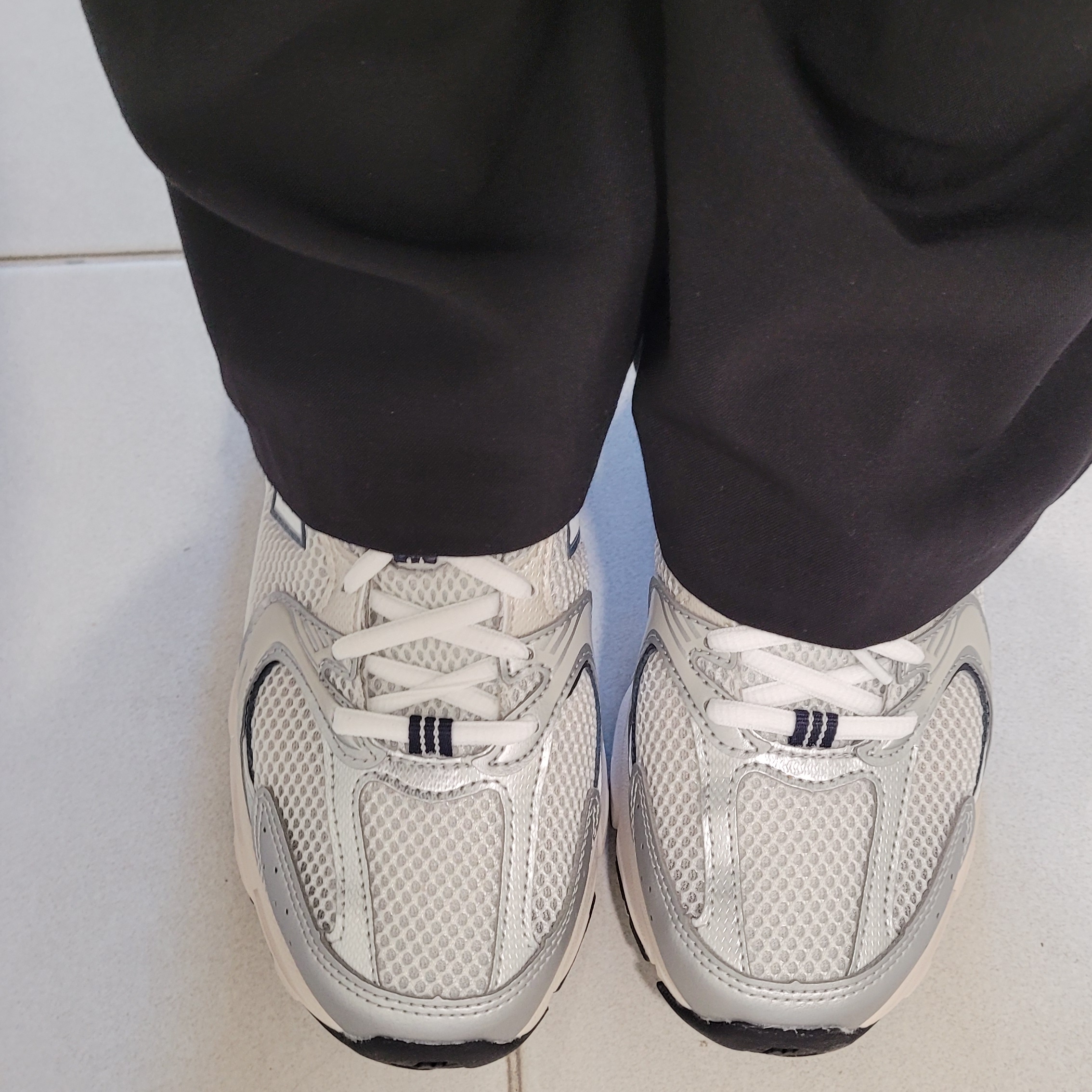 New Balance 530 Steel Grey 착용 스타일