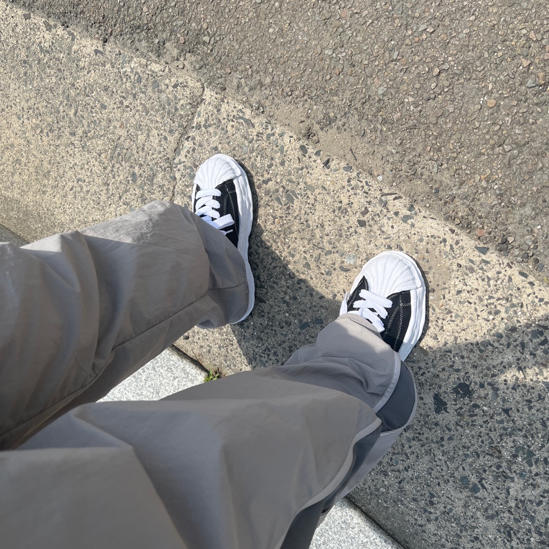 Maison Mihara Yasuhiro Blakey OG Sole Canvas Low-top Sneakers Black White 착용 스타일
