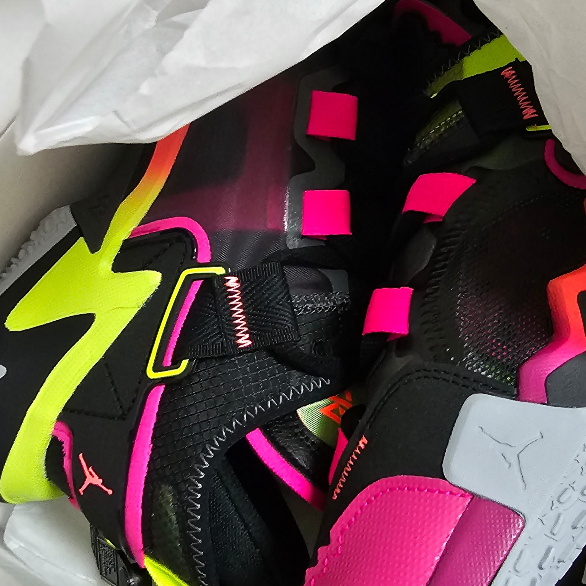Jordan Why Not ZER0.5 PF Black Bright Mango 착용 스타일 - 1