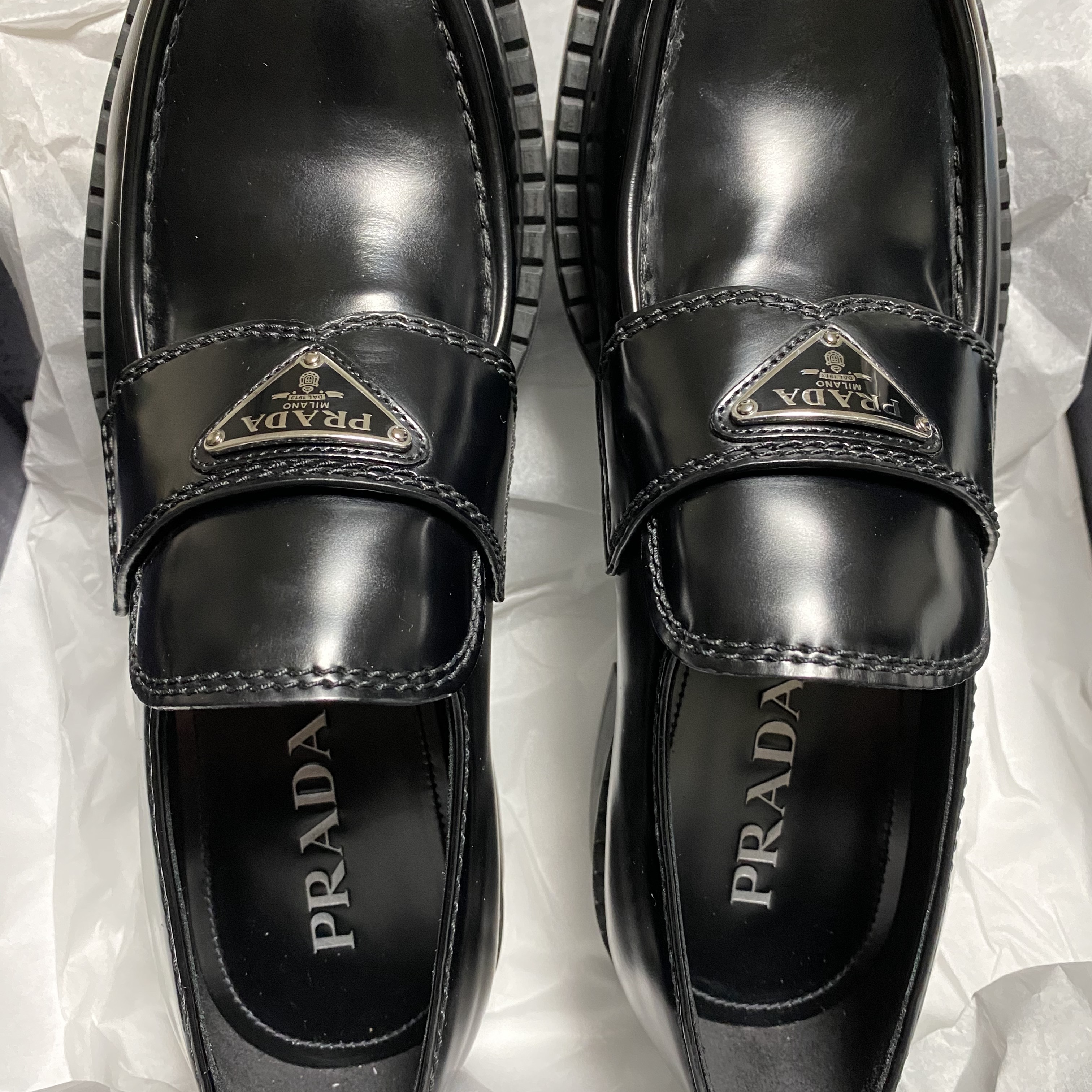 Prada Chocolate Brushed Leather Loafers Black 착용 스타일