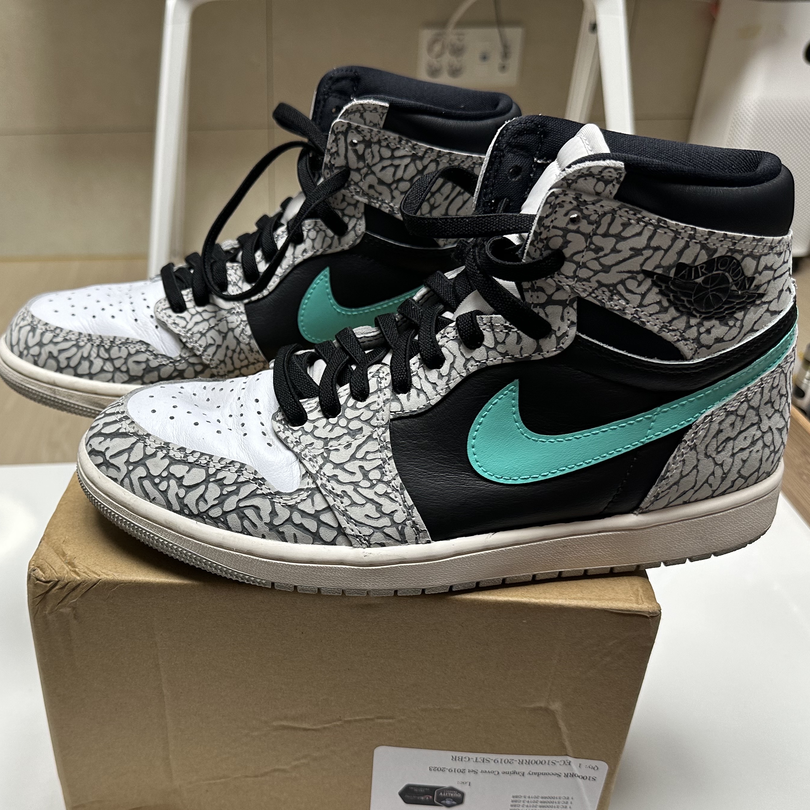 Jordan 1 Retro High OG White Cement 착용 스타일